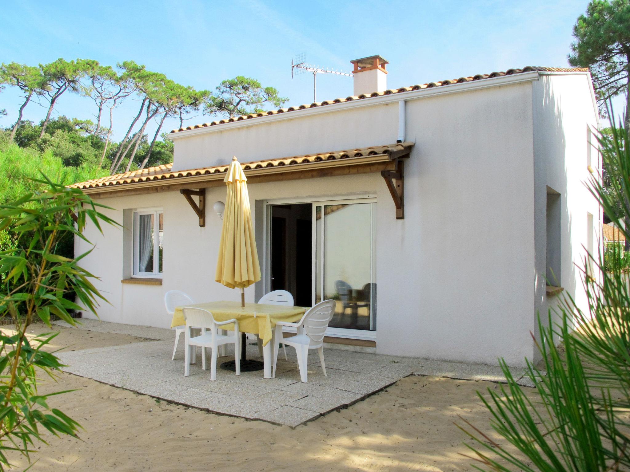 Foto 1 - Casa de 1 habitación en La Tranche-sur-Mer con terraza y vistas al mar