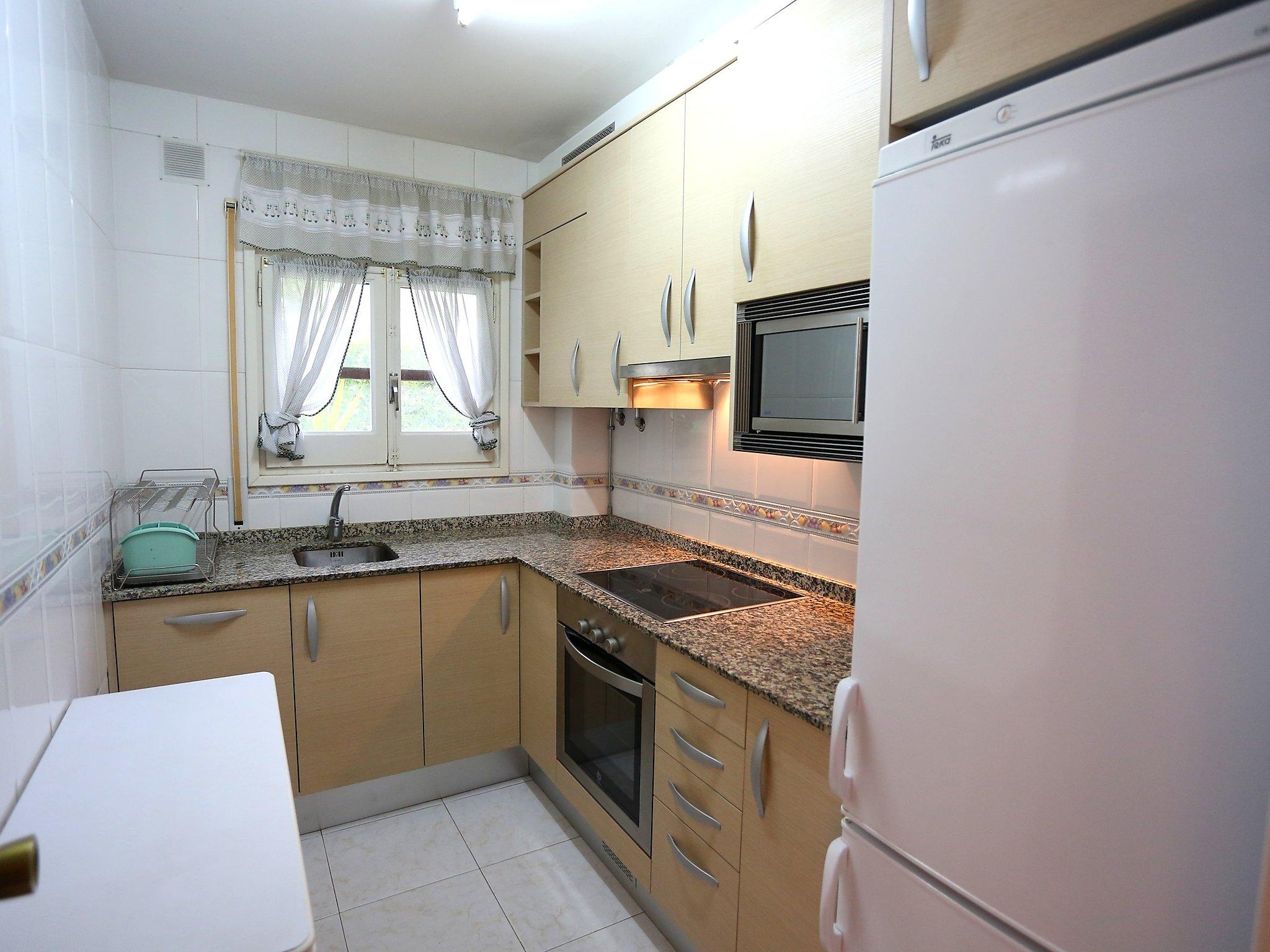 Photo 3 - 2 bedroom Apartment in Cambrils with terrace