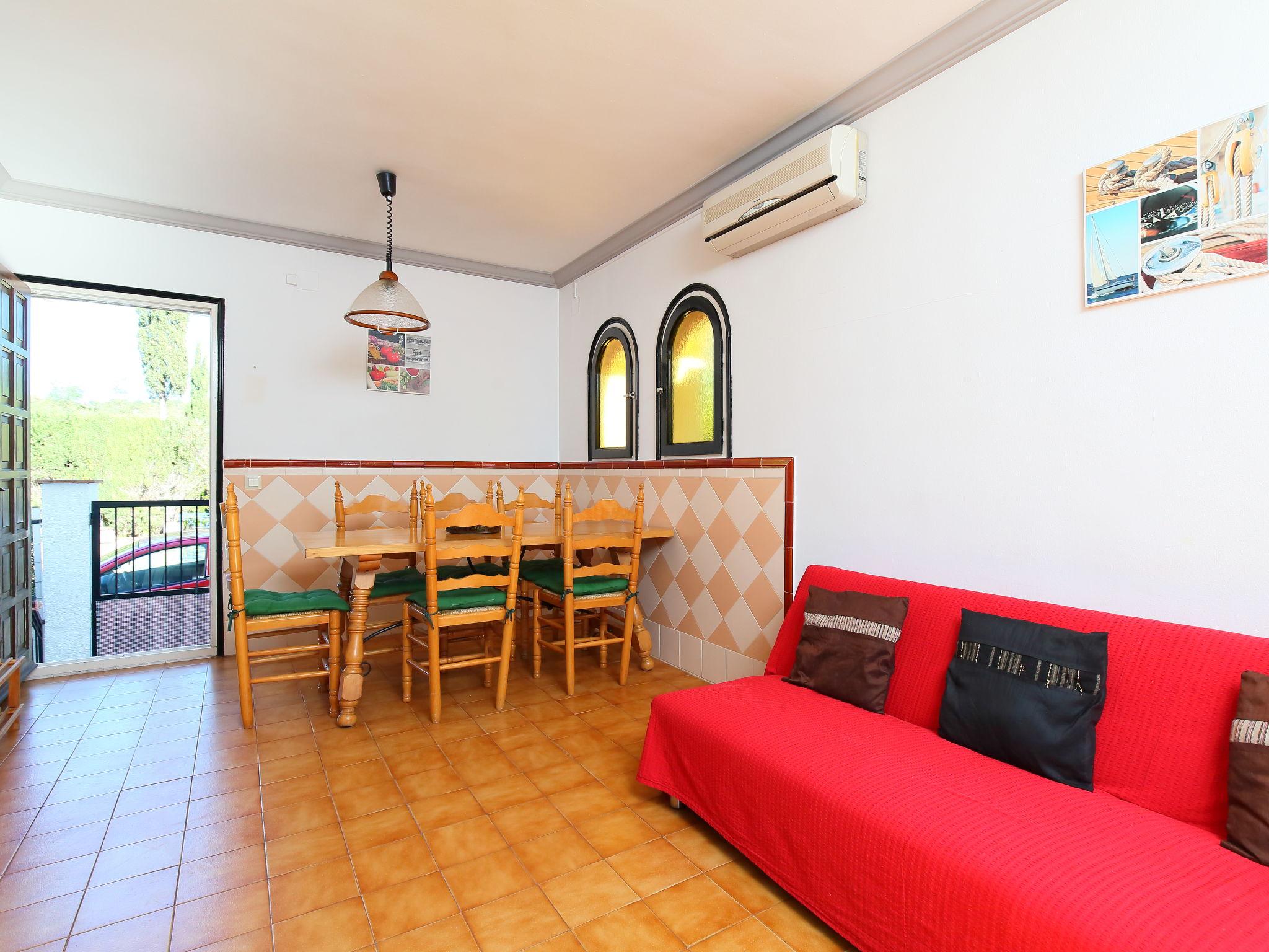 Photo 7 - 2 bedroom House in l'Escala with garden and terrace