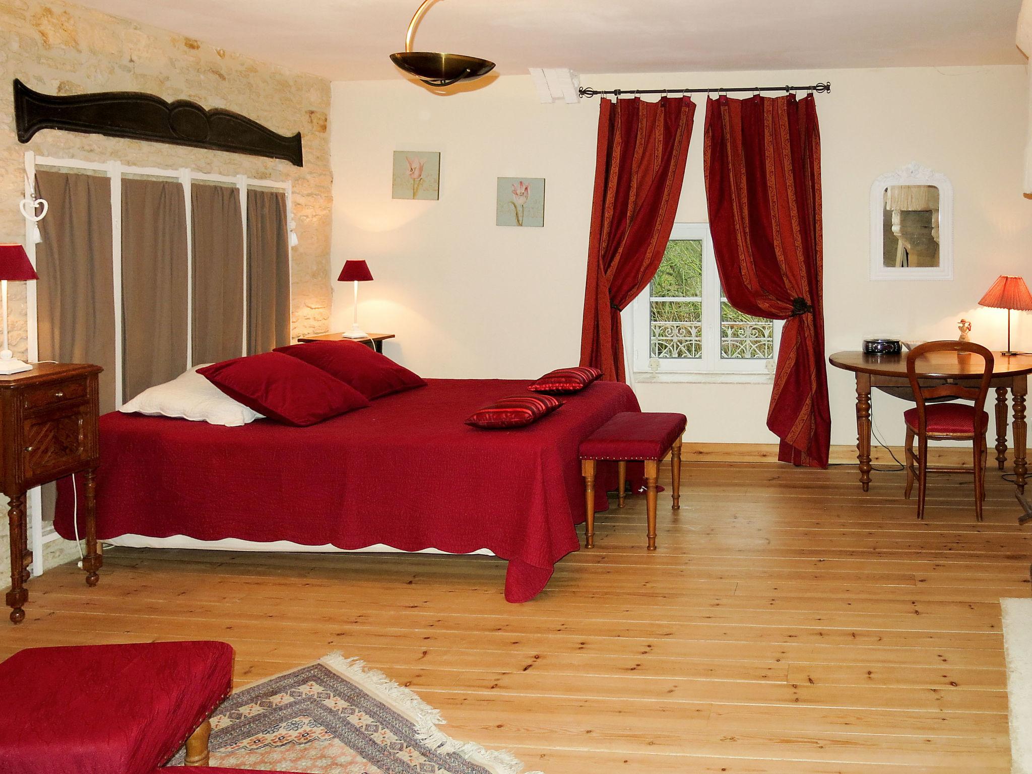 Foto 5 - Casa con 3 camere da letto a Cambes-en-Plaine con giardino e vista mare