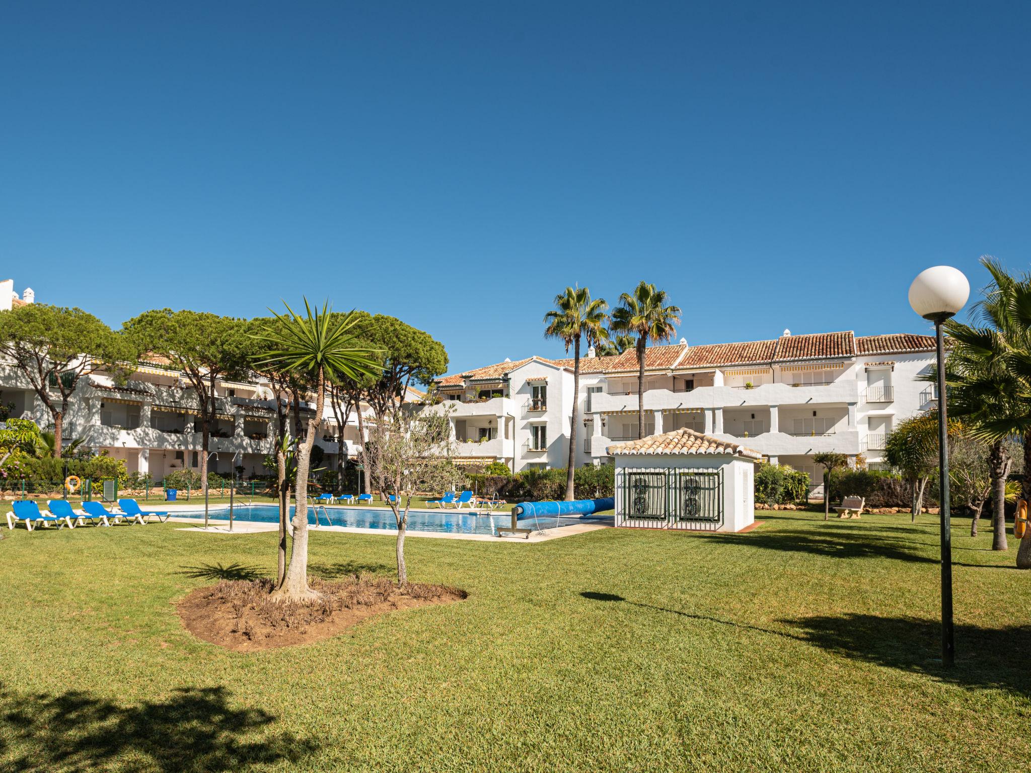 Photo 19 - Appartement de 2 chambres à Estepona avec piscine et vues à la mer