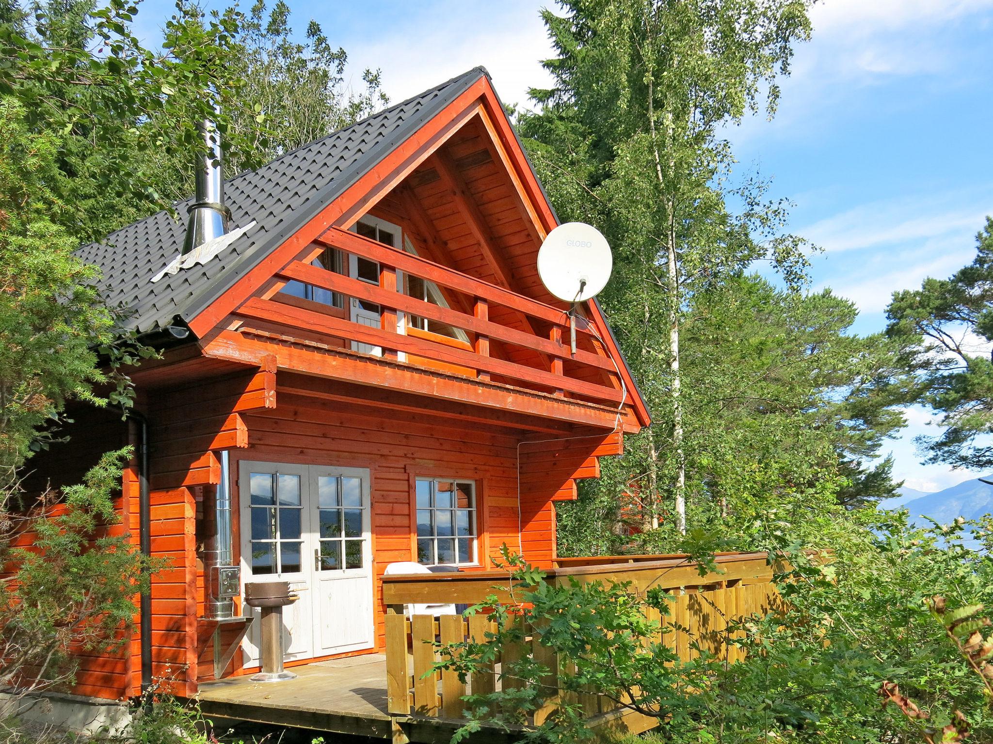 Foto 1 - Casa de 3 habitaciones en Balestrand con jardín y terraza