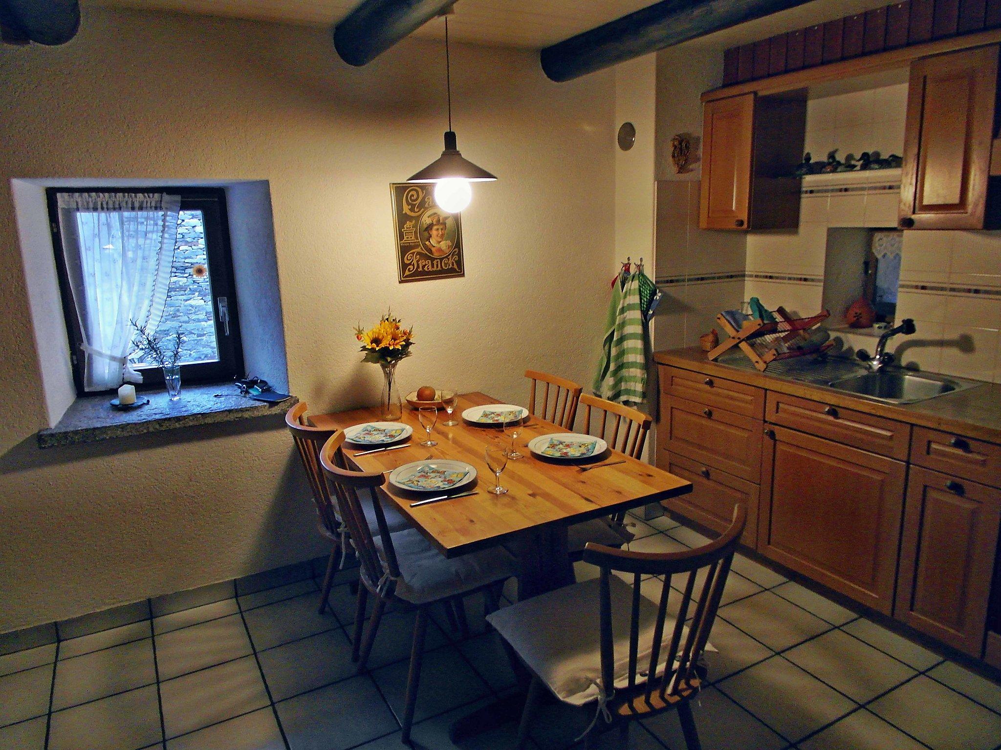 Photo 4 - 3 bedroom House in Verzasca with garden and mountain view