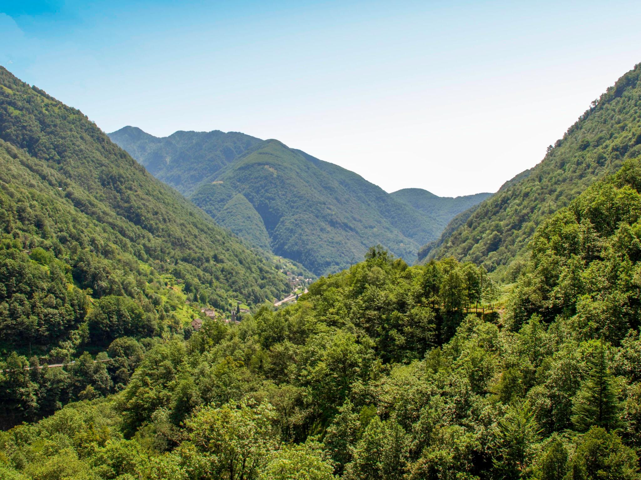 Photo 14 - Maison de 3 chambres à Verzasca avec jardin et vues sur la montagne