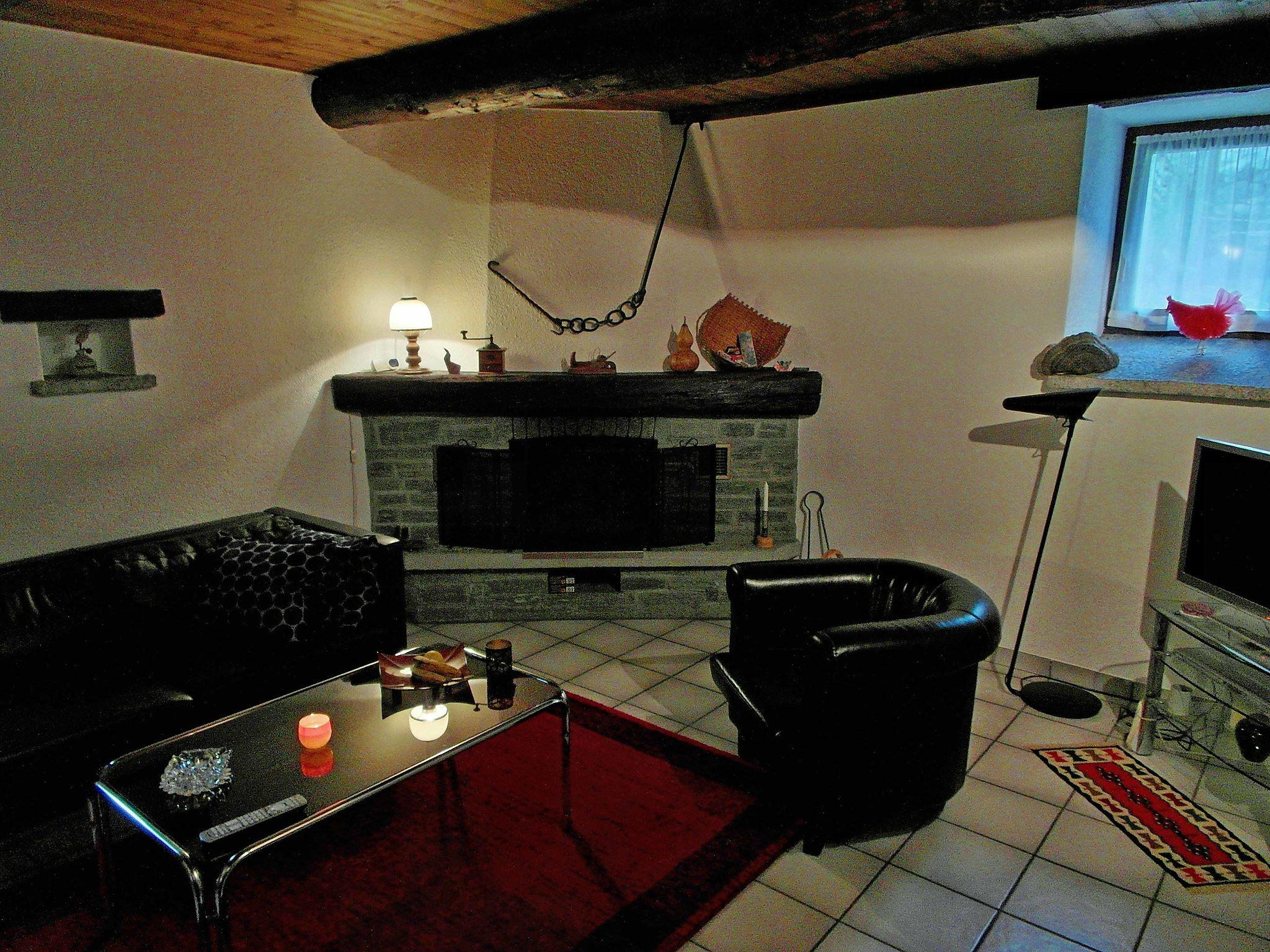 Photo 3 - 3 bedroom House in Verzasca with garden and mountain view
