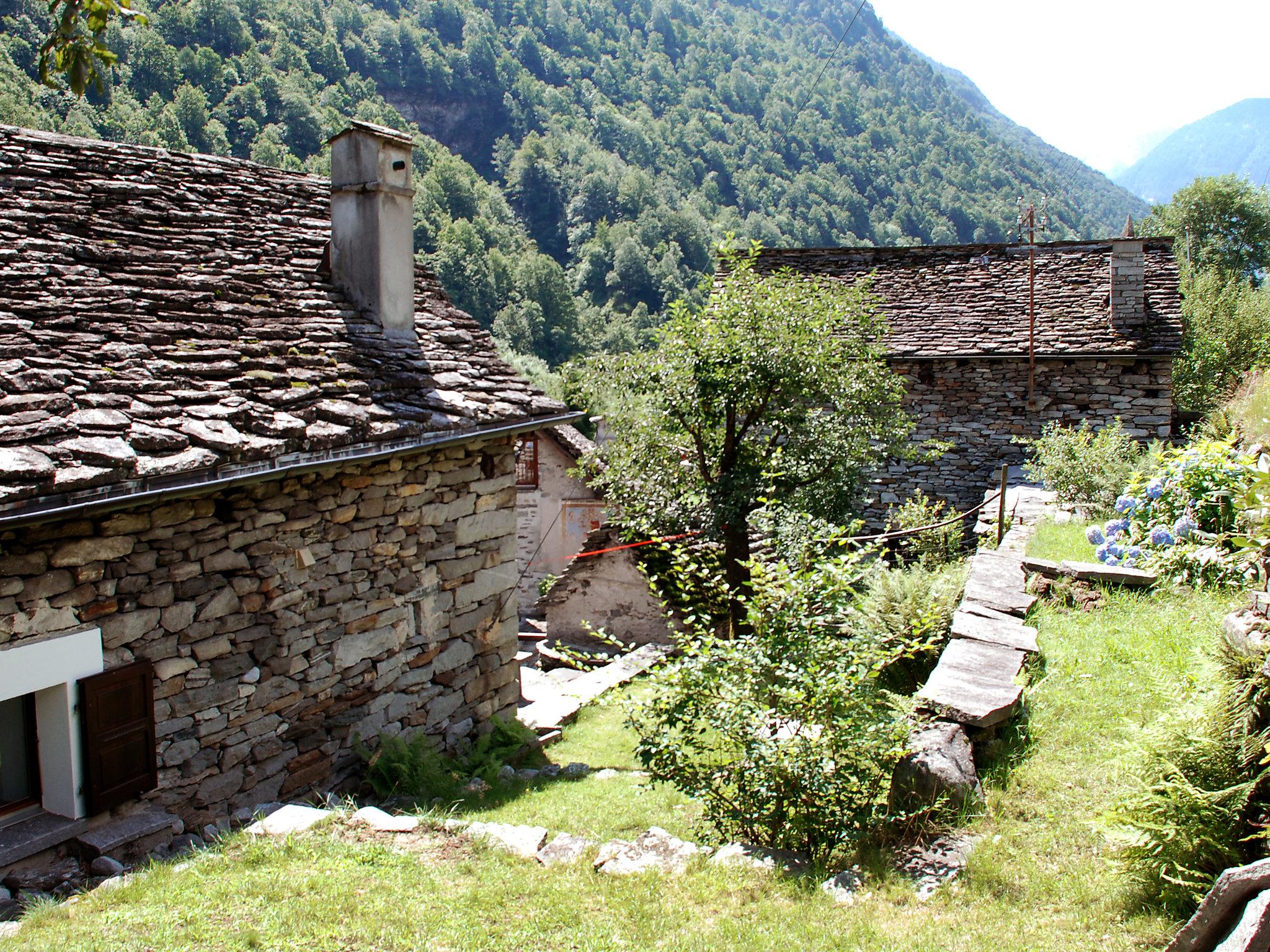 Foto 23 - Haus mit 3 Schlafzimmern in Verzasca mit garten und blick auf die berge