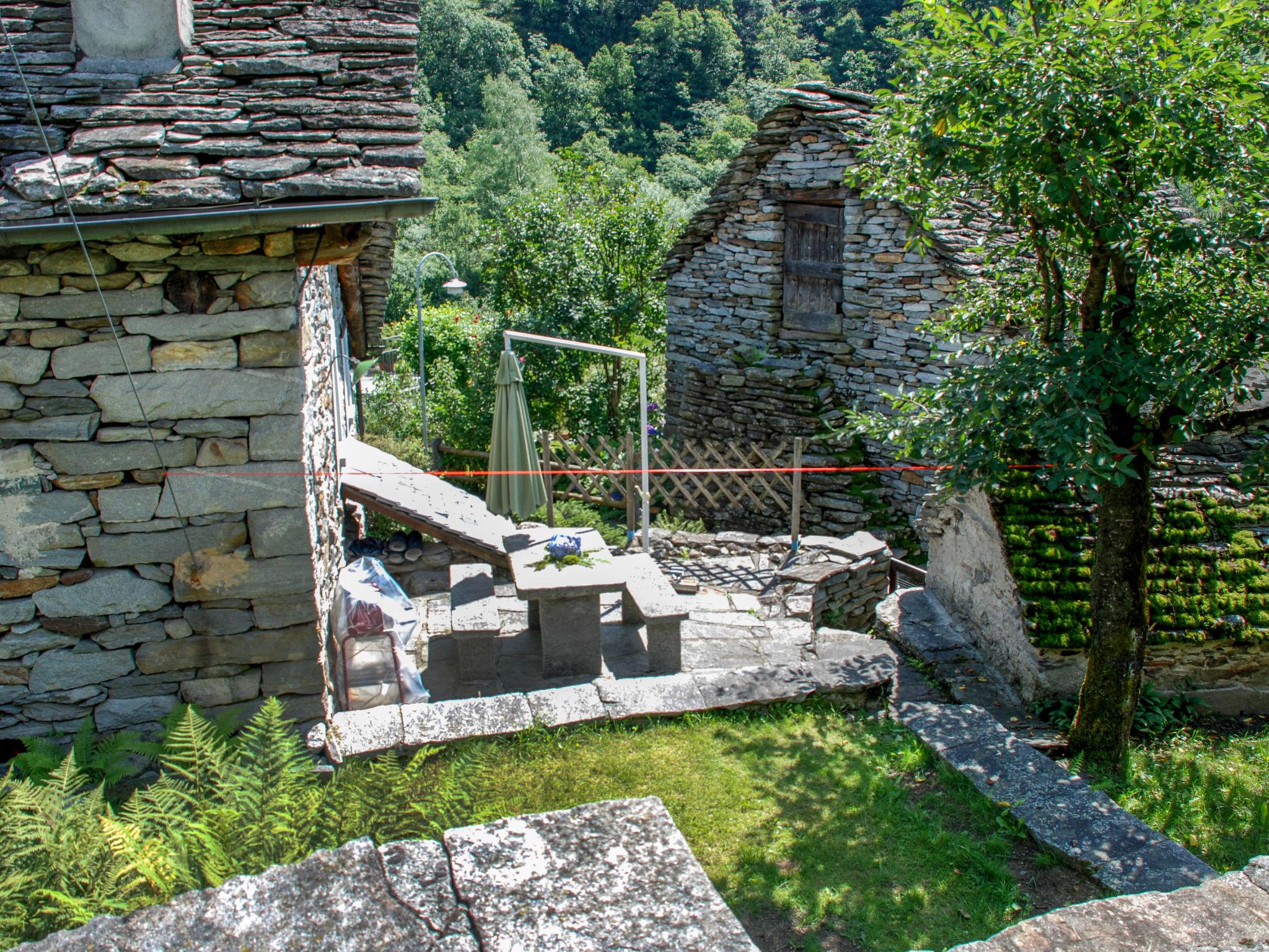 Foto 21 - Casa con 3 camere da letto a Verzasca con giardino e vista sulle montagne