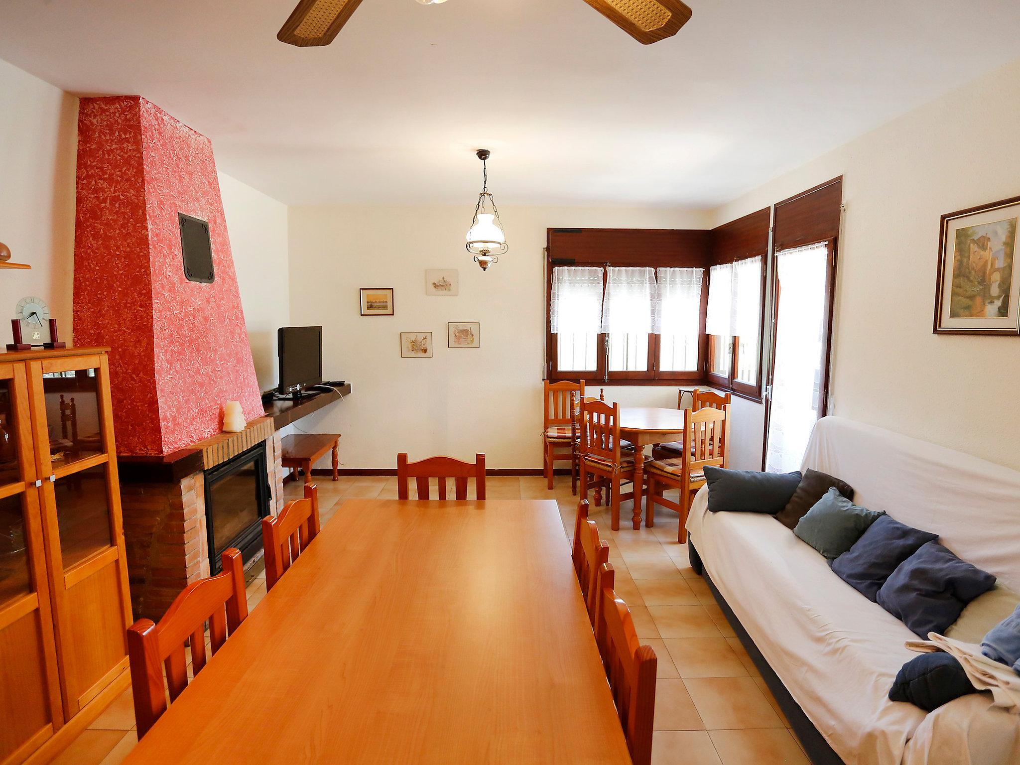 Photo 3 - 4 bedroom House in l'Ampolla with private pool and garden