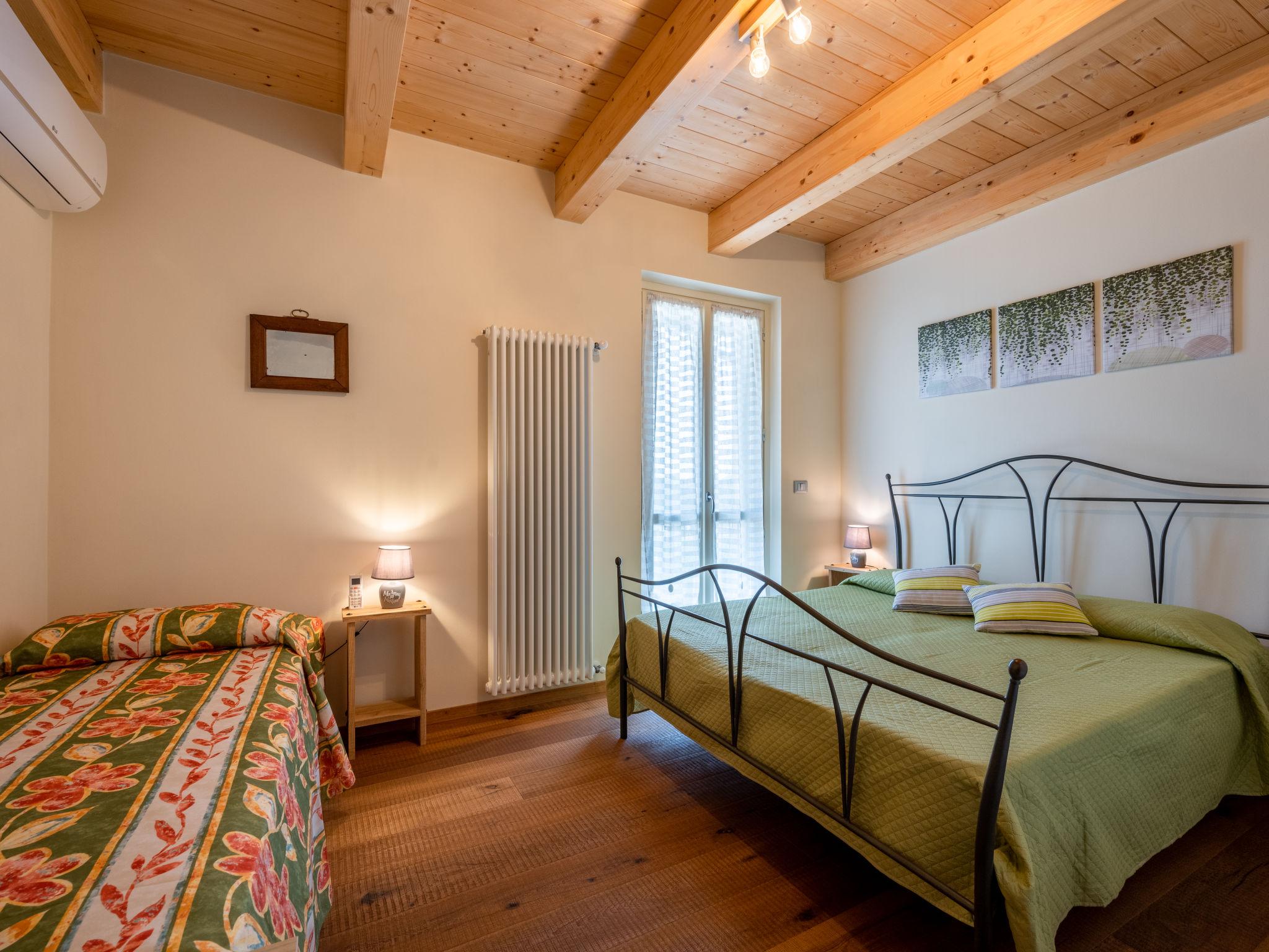 Foto 14 - Haus mit 2 Schlafzimmern in Montà mit schwimmbad und garten
