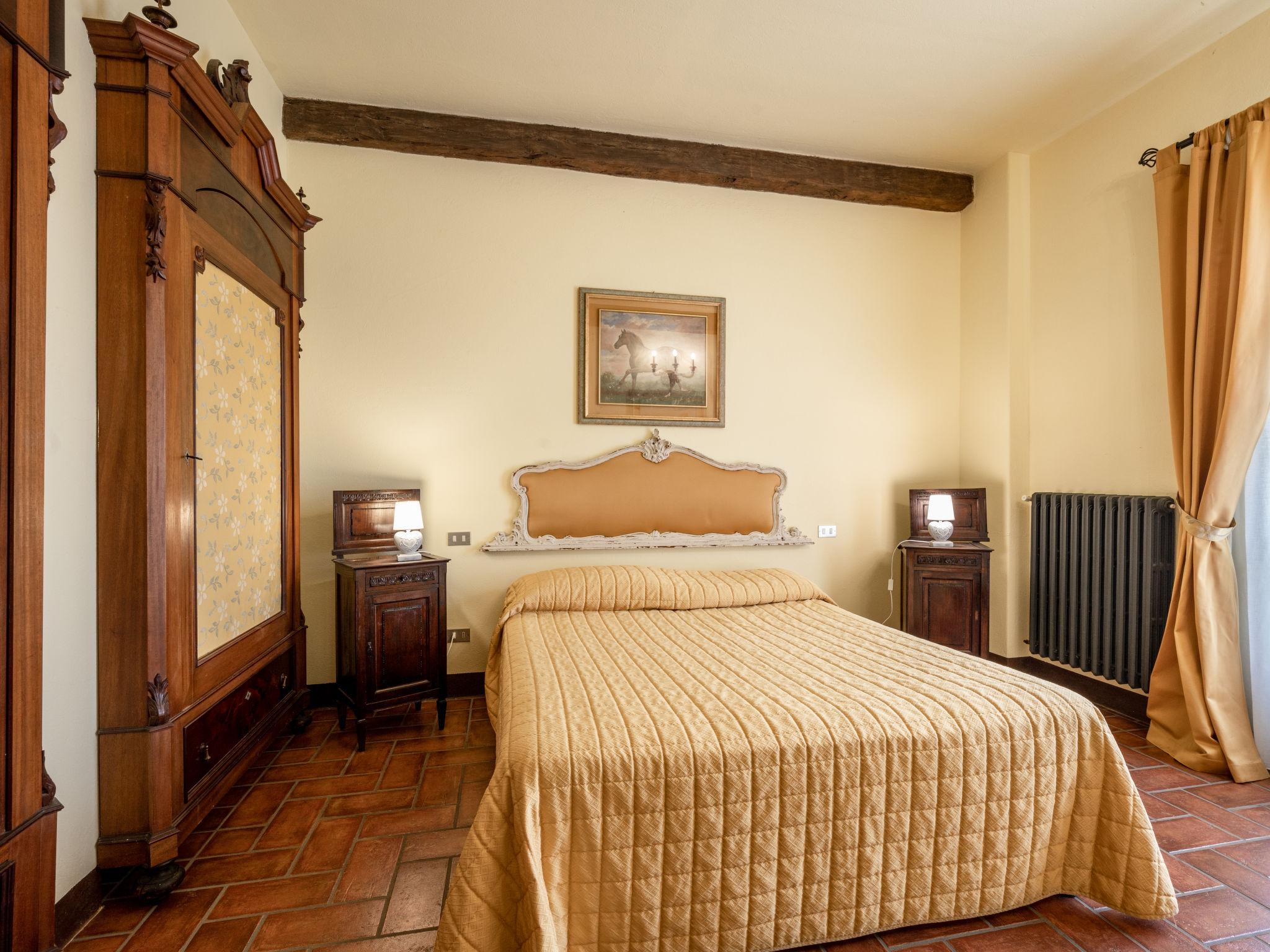 Foto 5 - Apartment mit 1 Schlafzimmer in Vigliano d'Asti mit schwimmbad und garten