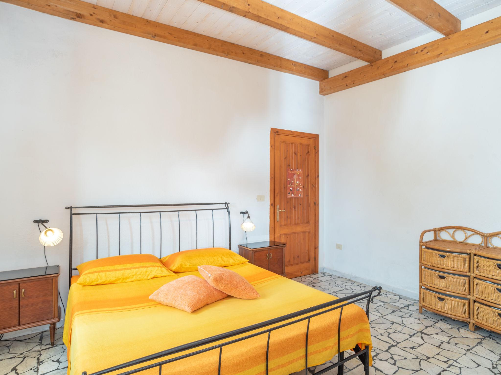 Foto 9 - Casa con 2 camere da letto a Santa Maria Coghinas con giardino e vista mare