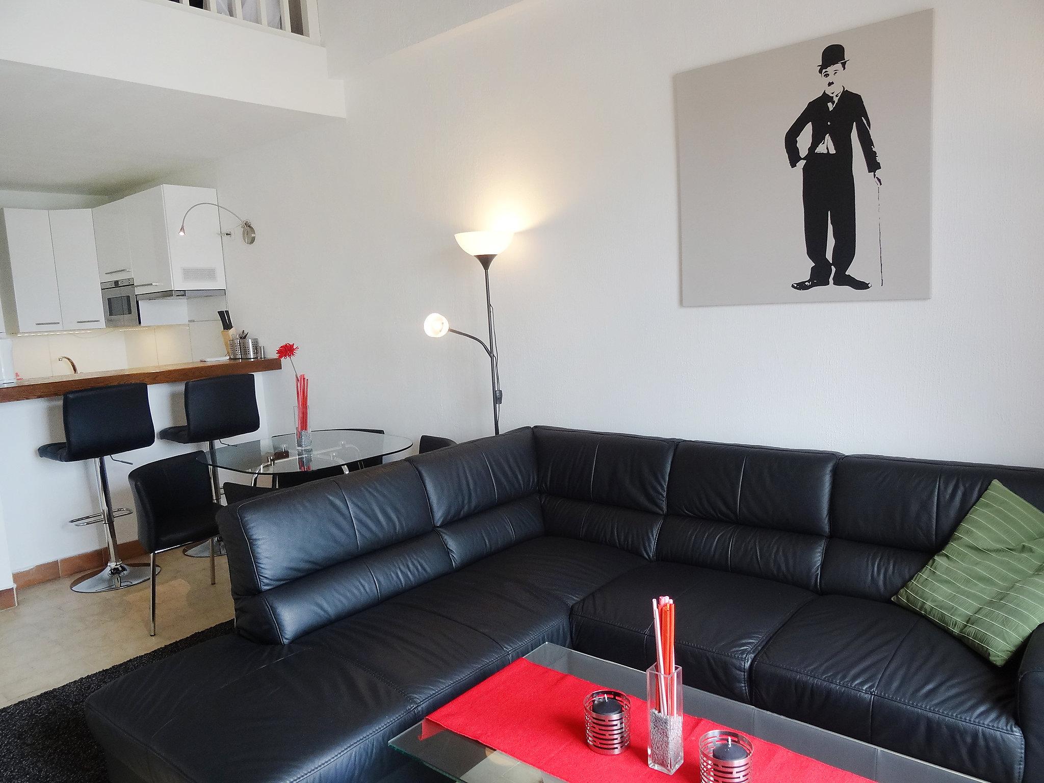 Photo 2 - 1 bedroom Apartment in Cogolin with terrace