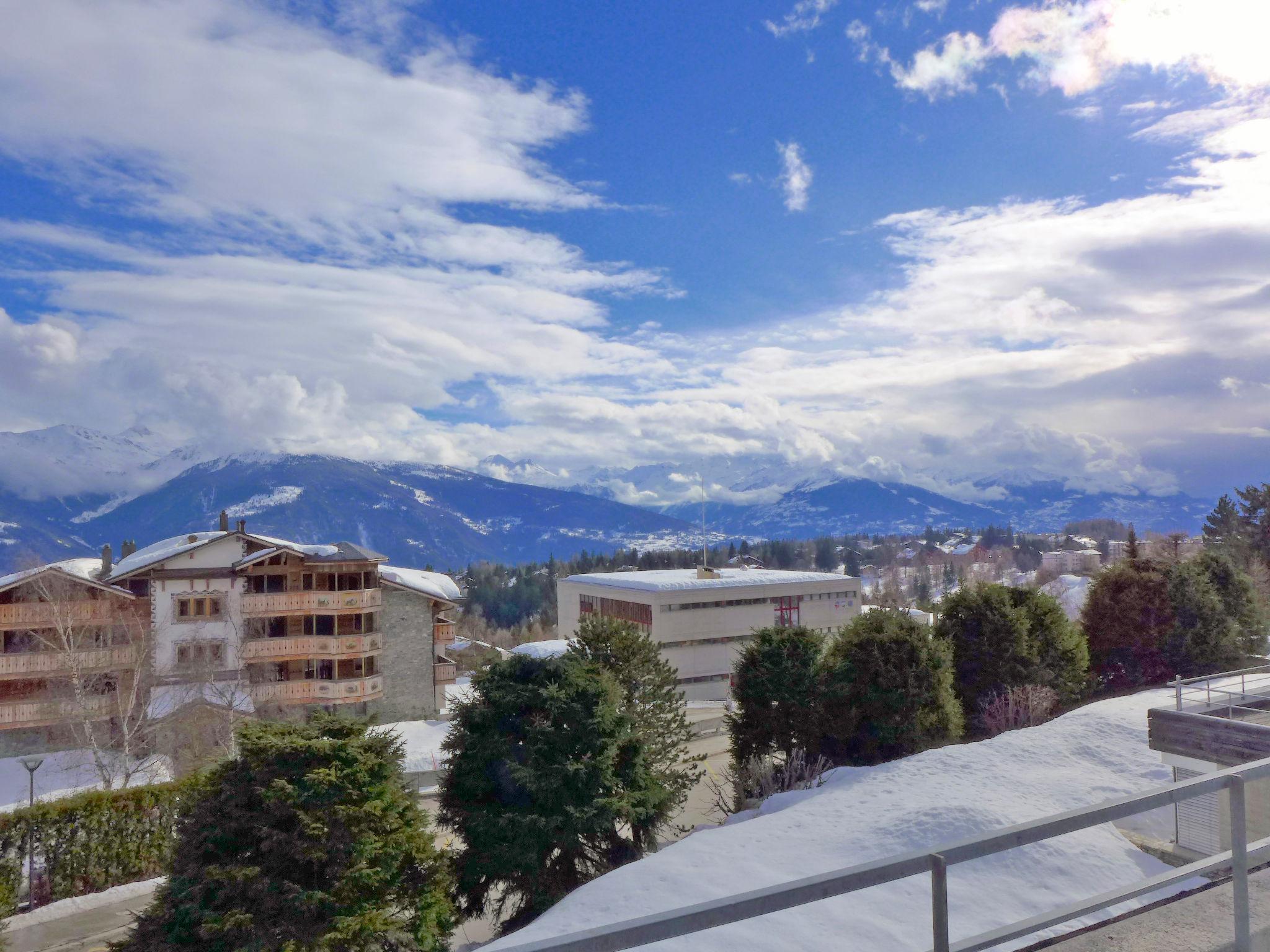 Foto 23 - Apartamento de 1 habitación en Crans-Montana con piscina y vistas a la montaña