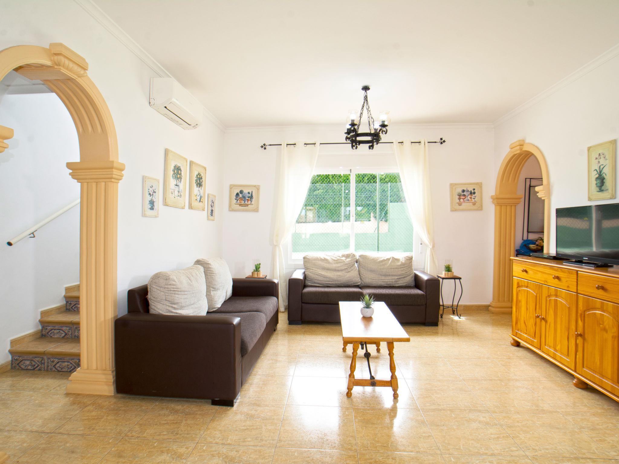 Photo 8 - Maison de 7 chambres à Calp avec piscine privée et vues à la mer