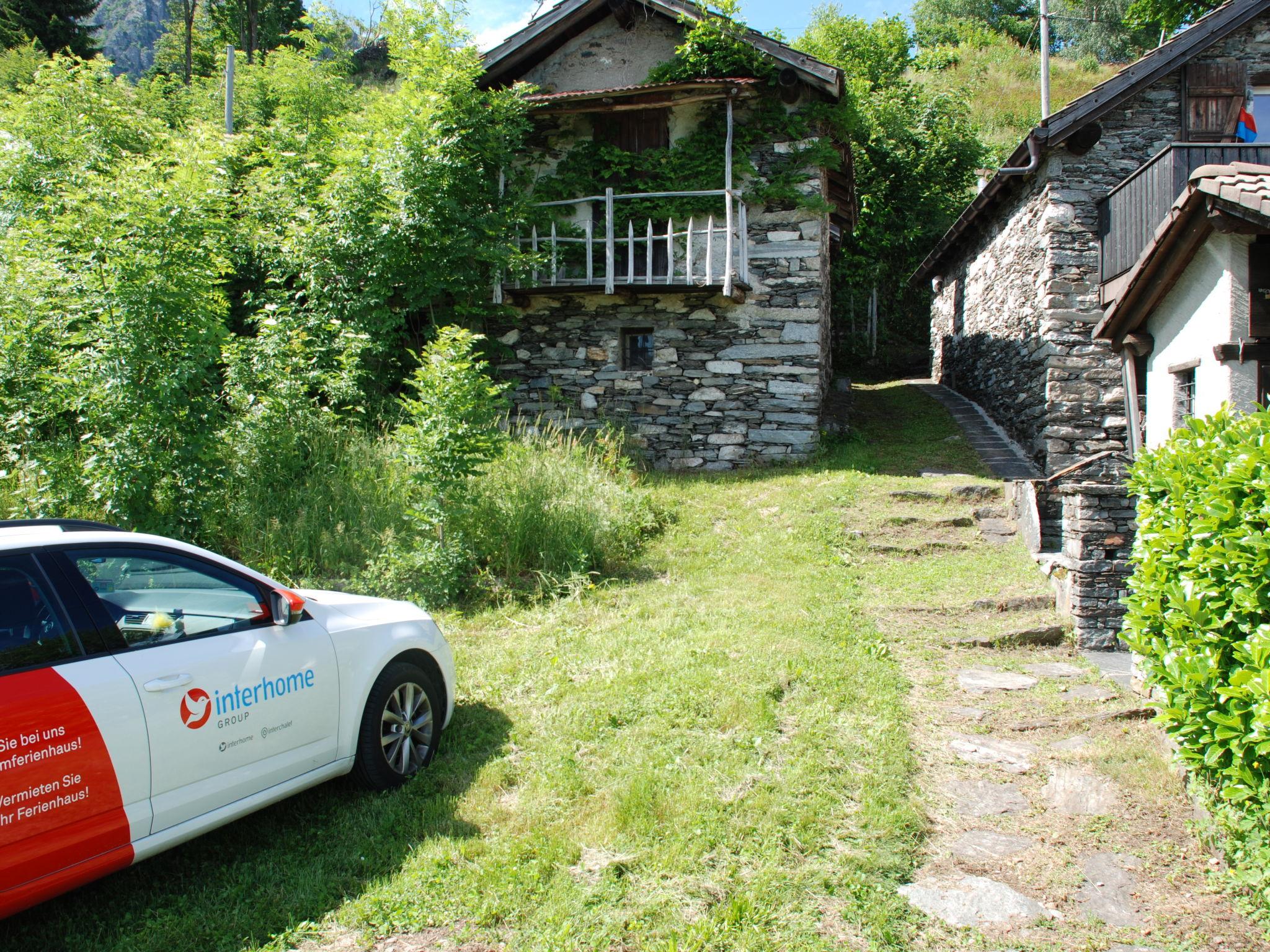 Photo 7 - Maison de 1 chambre à Brissago avec jardin et vues sur la montagne