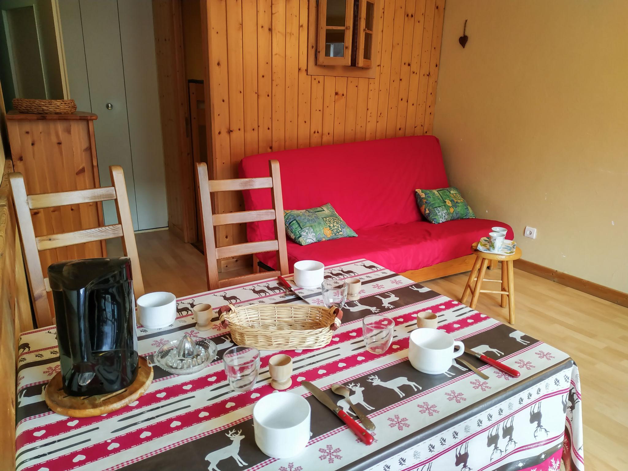 Foto 2 - Appartamento con 1 camera da letto a Saint-Gervais-les-Bains con vista sulle montagne
