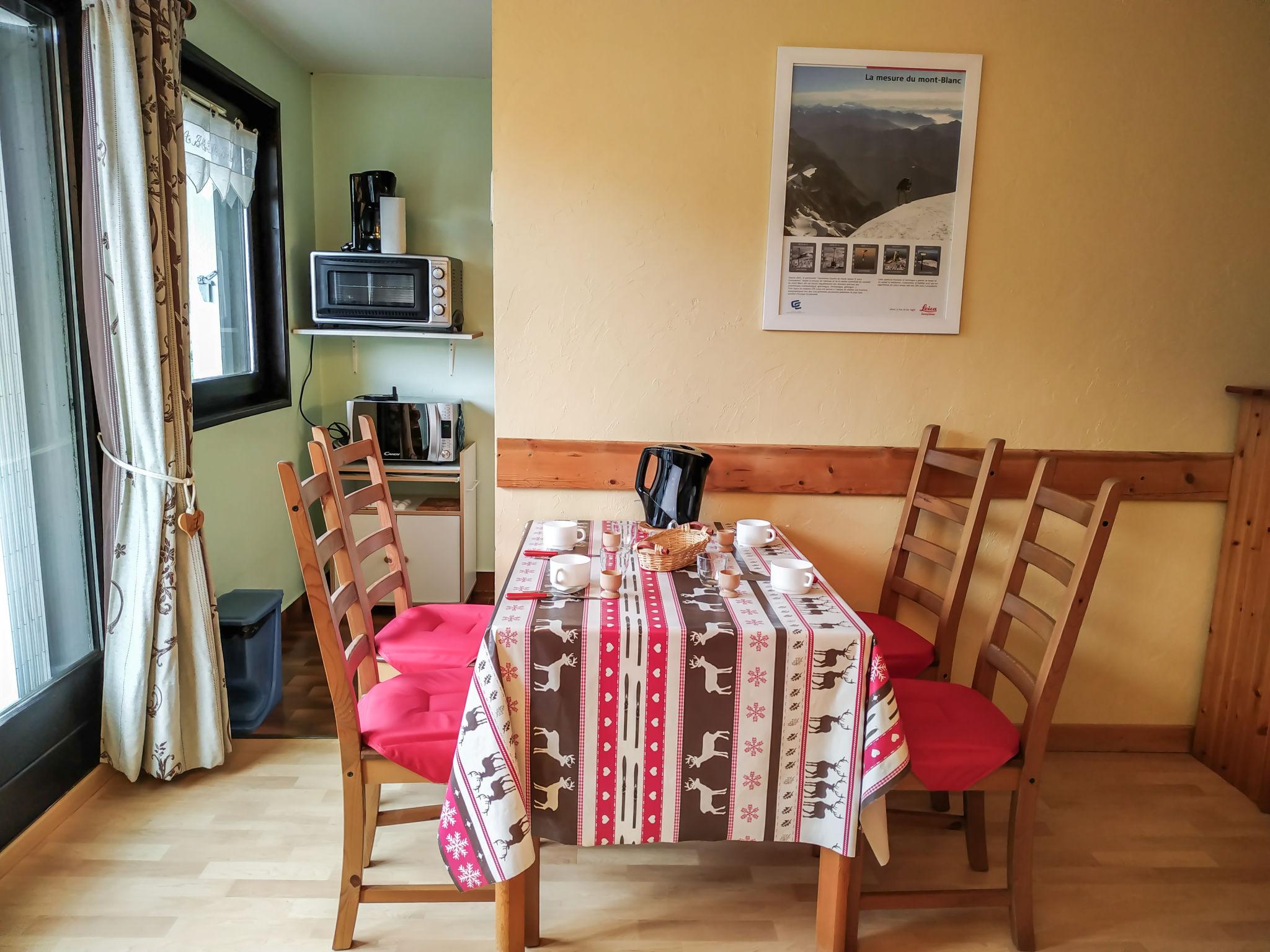 Foto 10 - Apartamento de 1 habitación en Saint-Gervais-les-Bains con vistas a la montaña