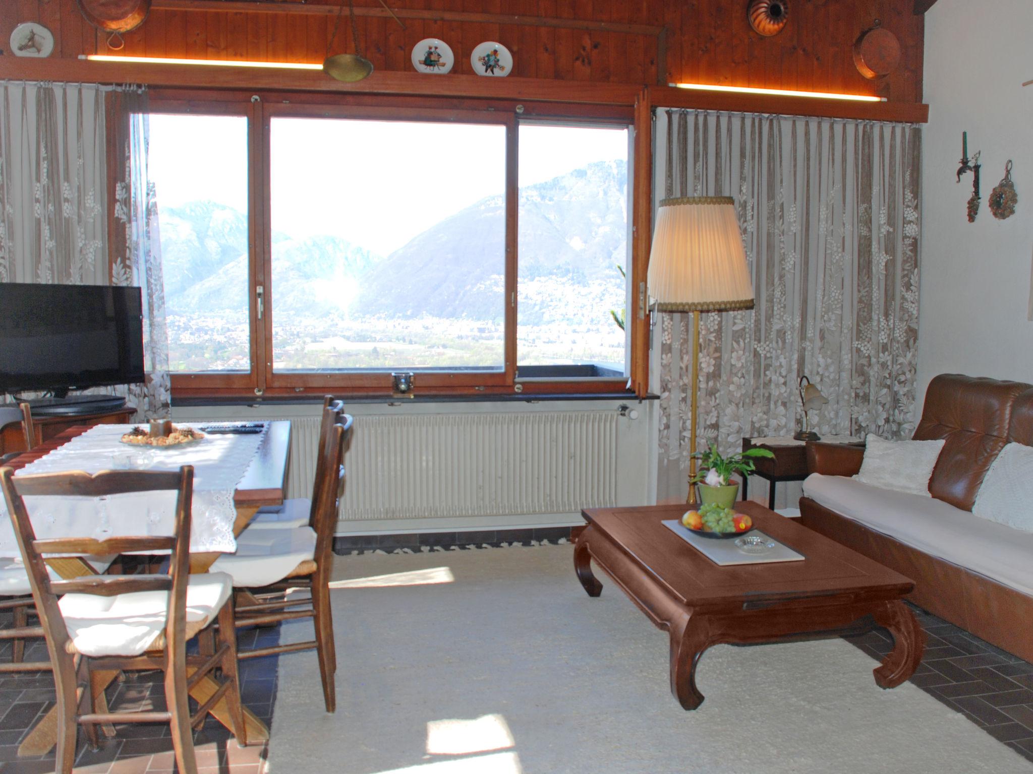 Photo 15 - 2 bedroom Apartment in Gambarogno with garden and terrace