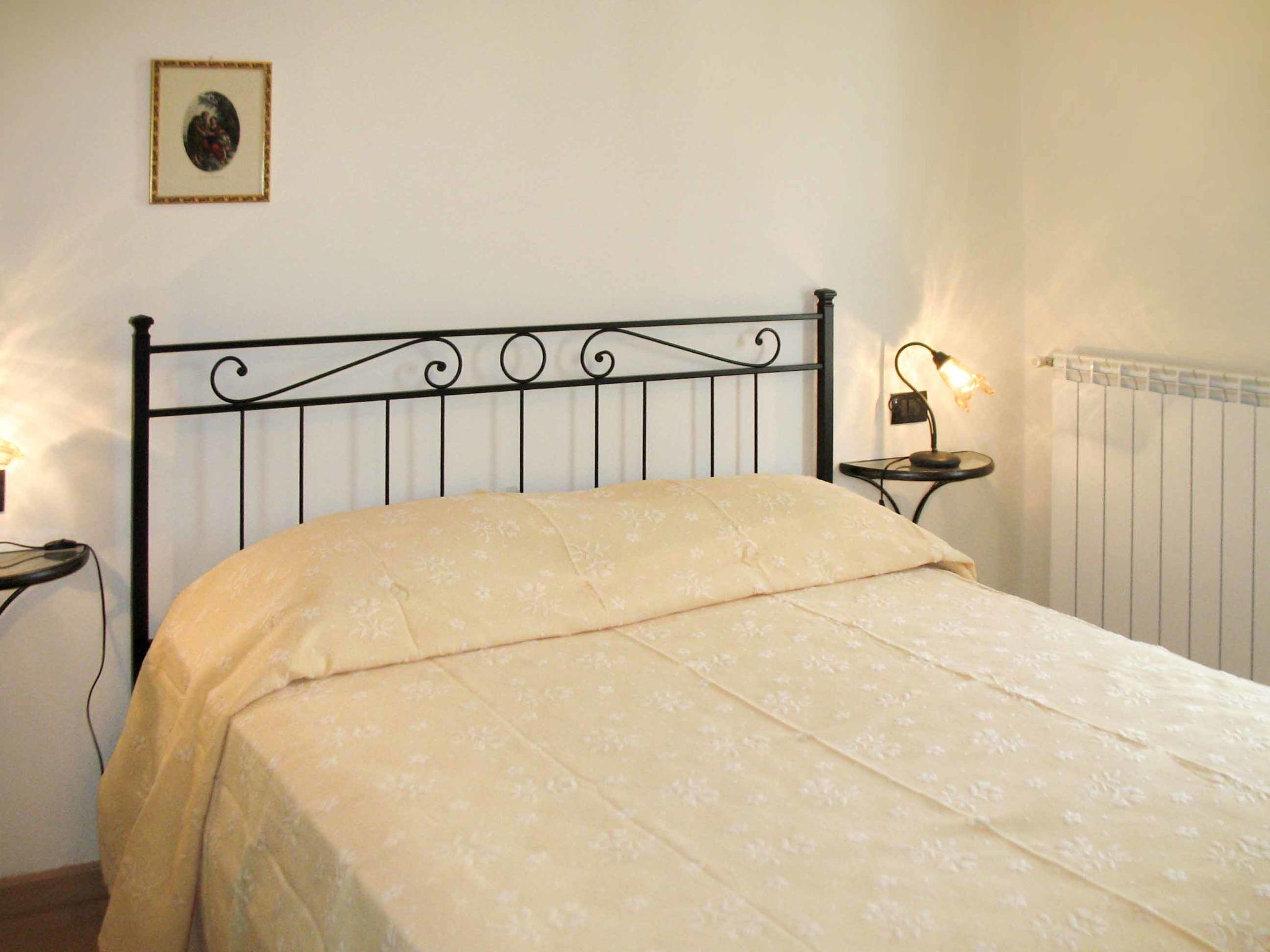 Photo 9 - 2 bedroom Apartment in Pescia with swimming pool and garden