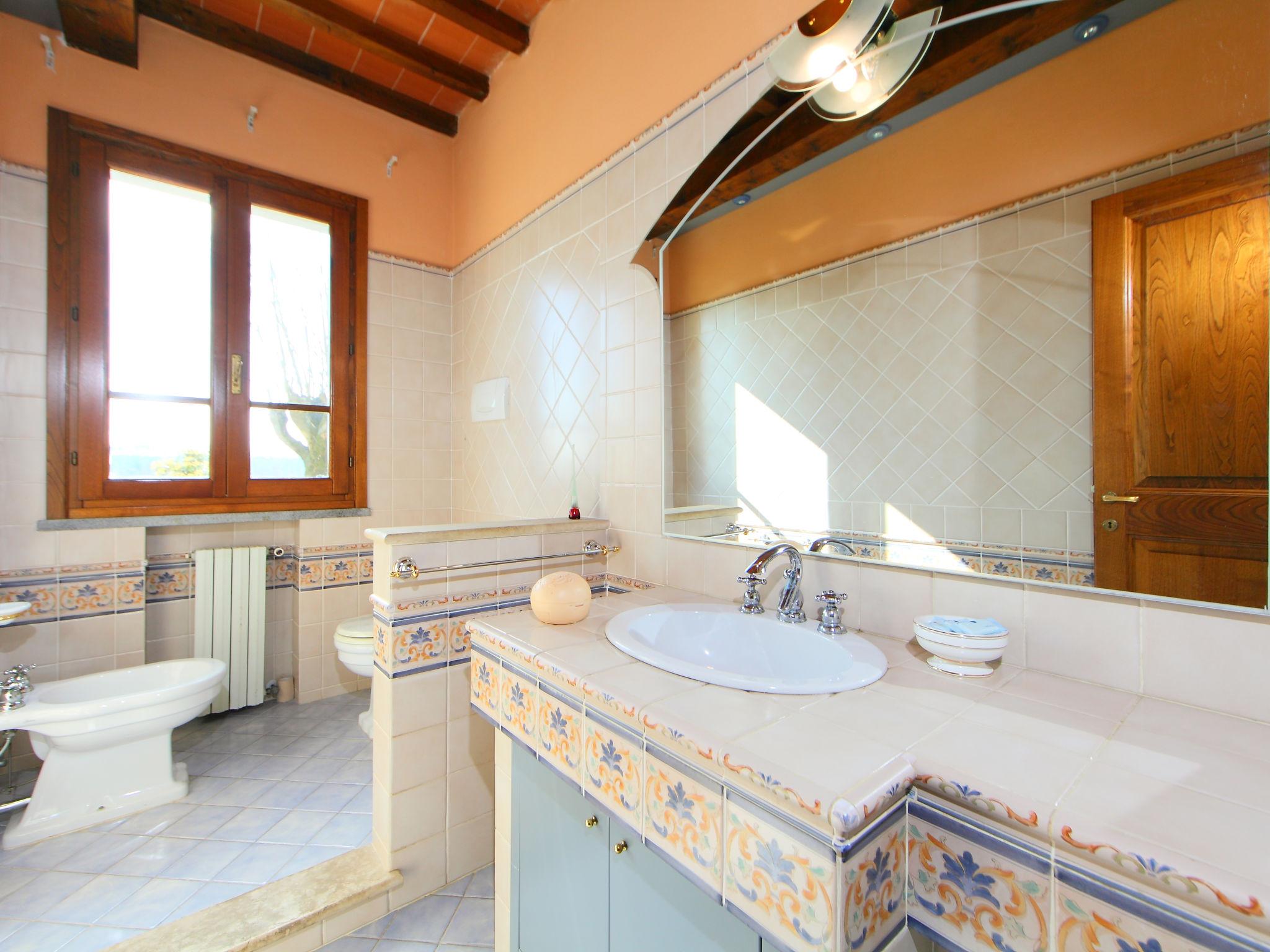 Photo 25 - 6 bedroom House in Fucecchio with private pool and garden