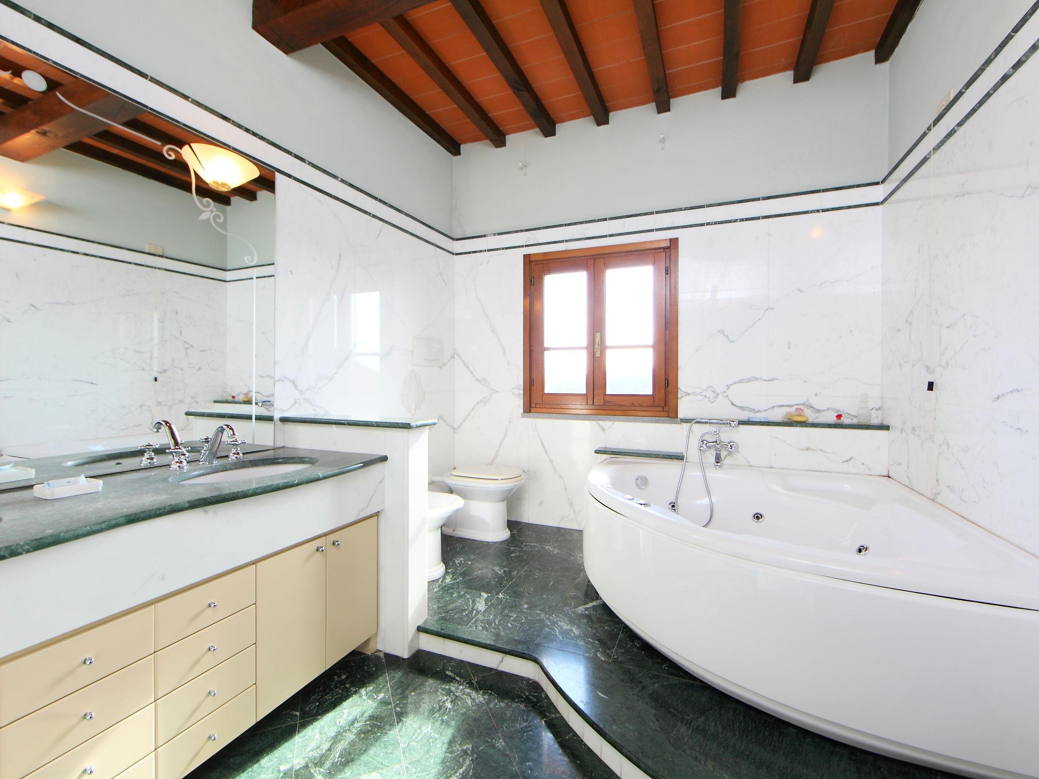 Photo 29 - 8 bedroom House in Fucecchio with private pool and garden