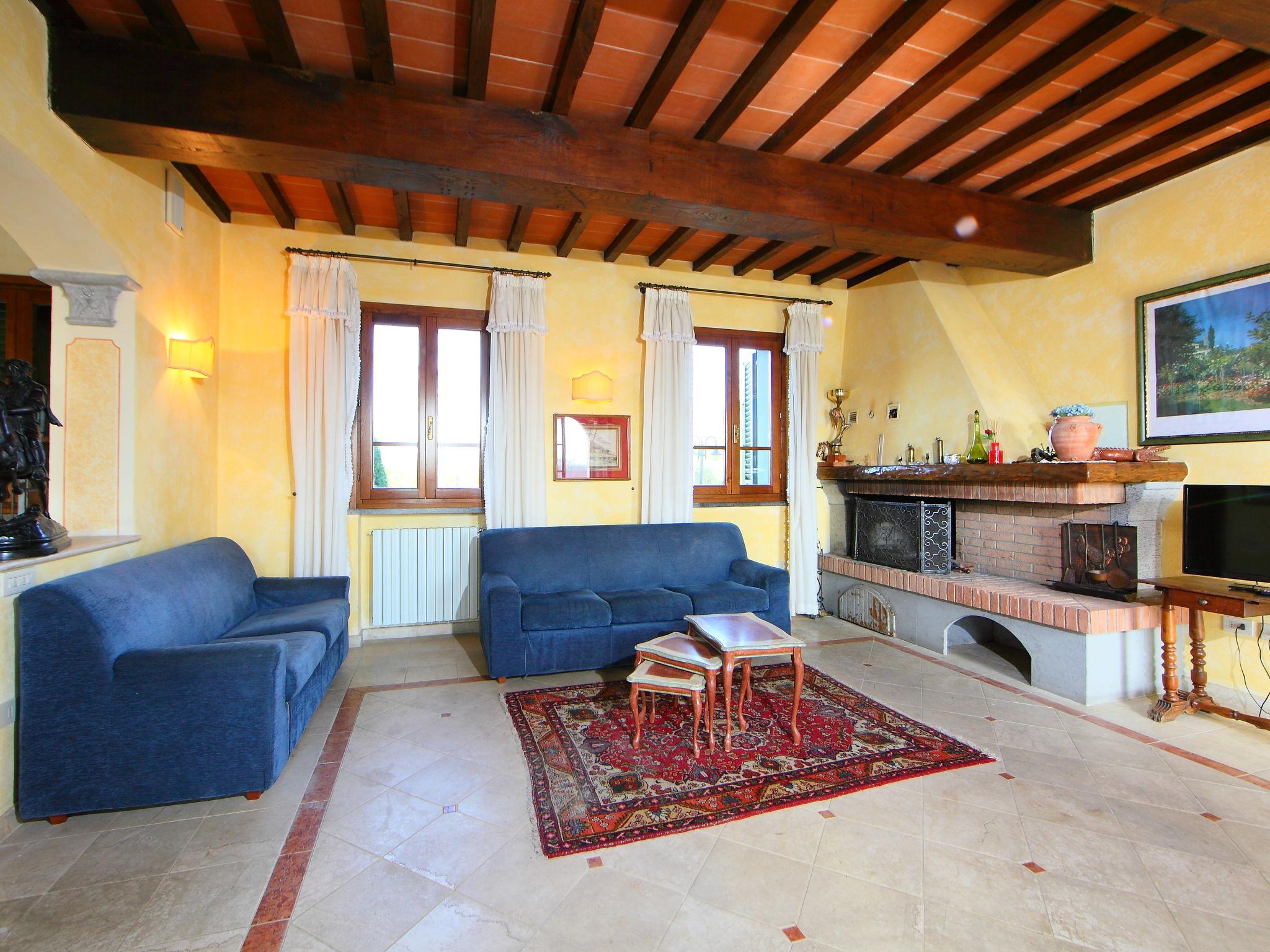 Photo 9 - 6 bedroom House in Fucecchio with private pool and garden