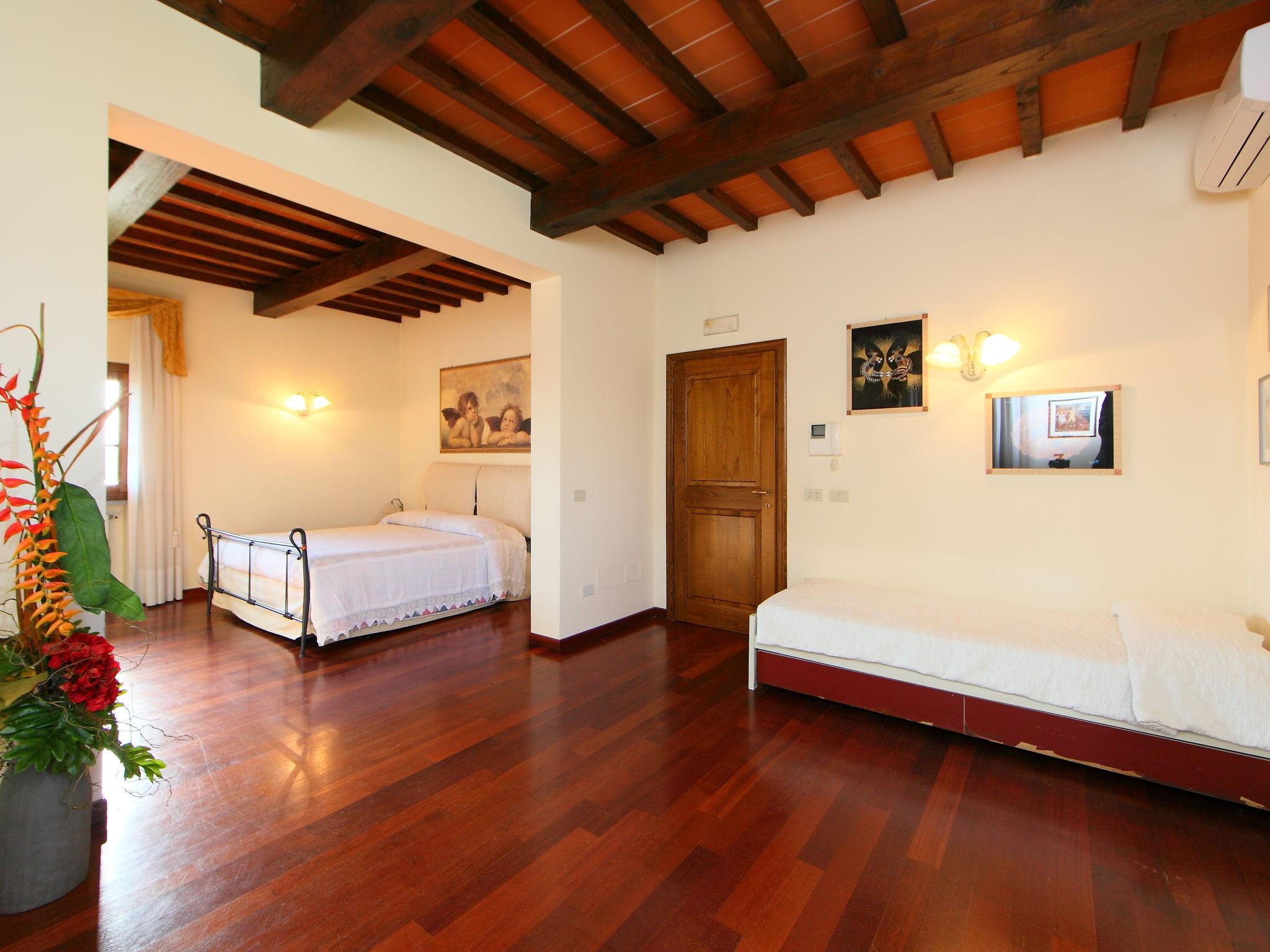 Foto 21 - Haus mit 8 Schlafzimmern in Fucecchio mit privater pool und garten