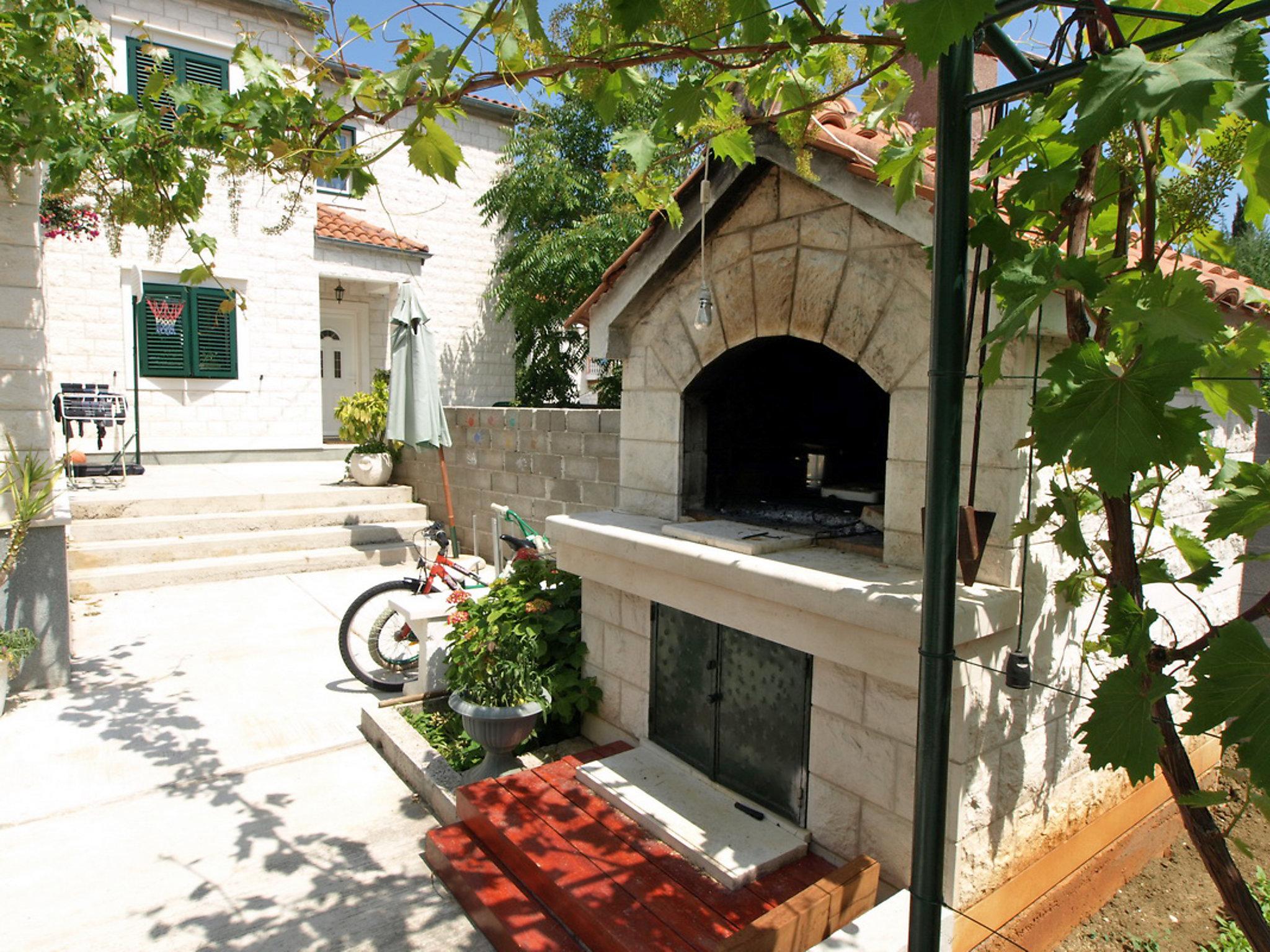 Foto 32 - Haus mit 4 Schlafzimmern in Zadar mit garten und blick aufs meer