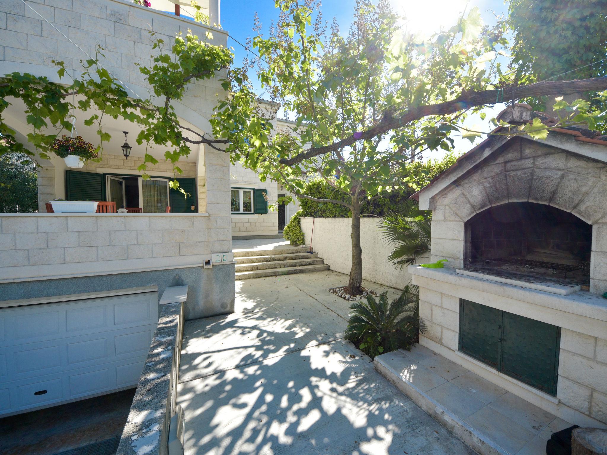 Foto 35 - Casa de 4 habitaciones en Zadar con jardín y vistas al mar