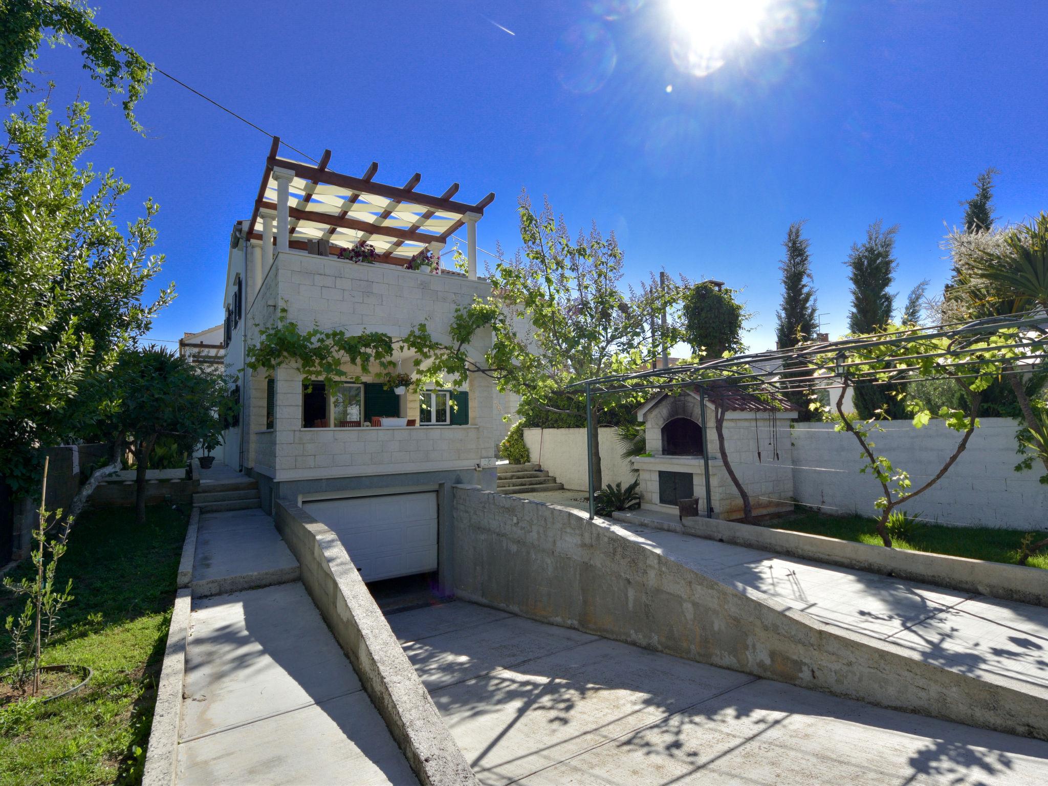 Photo 30 - Maison de 4 chambres à Zadar avec jardin et terrasse