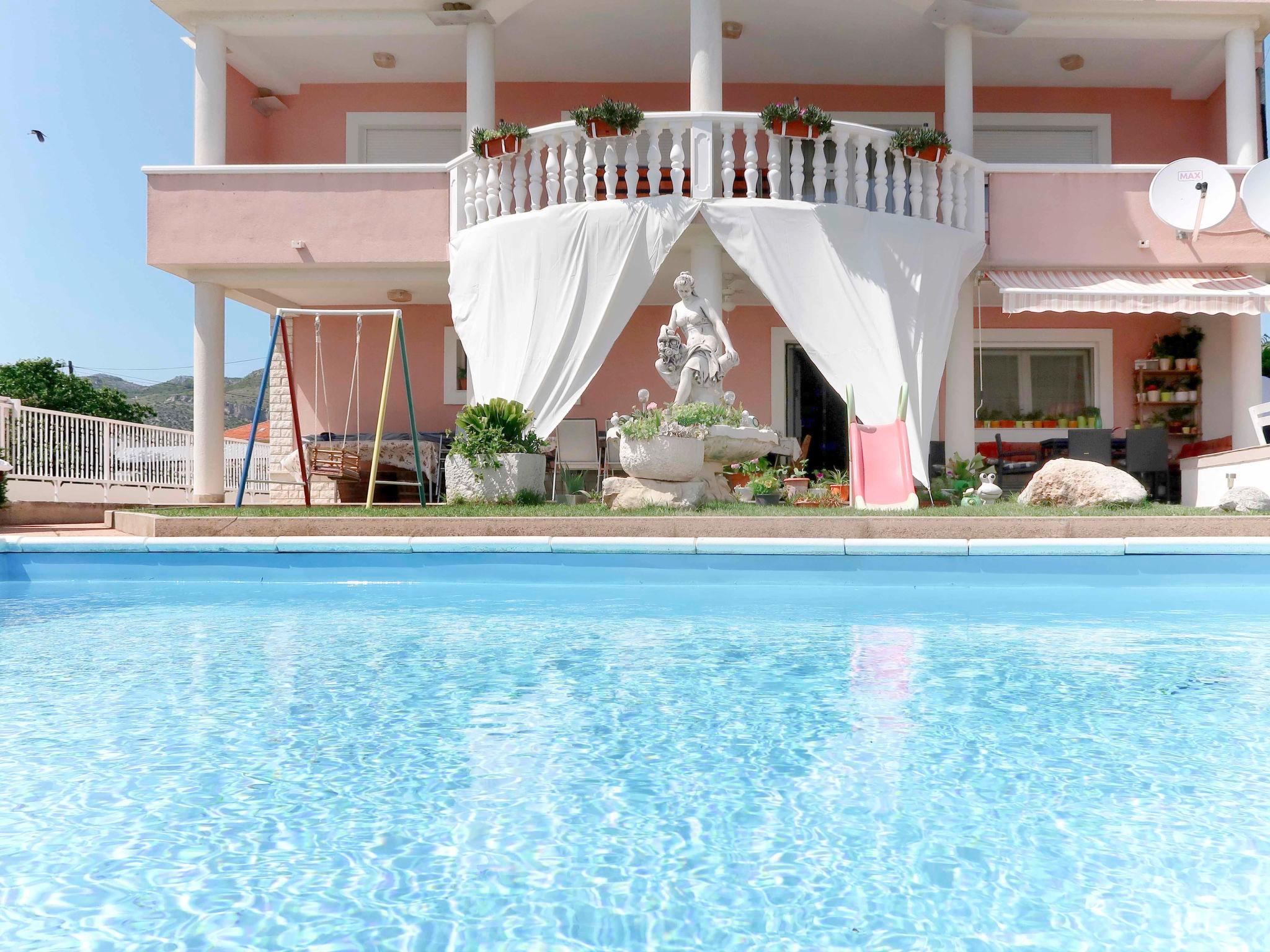 Foto 3 - Apartamento de 3 habitaciones en Trogir con piscina y vistas al mar
