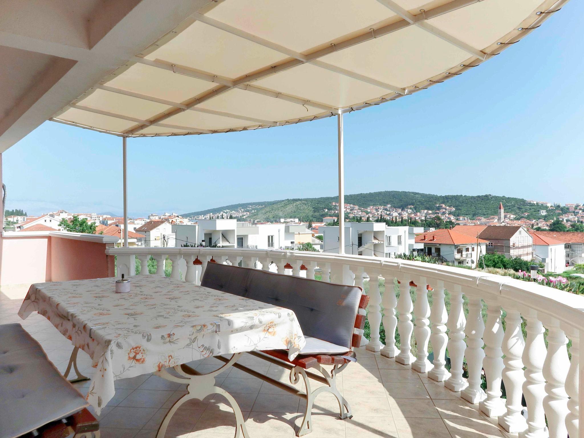 Foto 24 - Apartamento de 3 habitaciones en Trogir con piscina y vistas al mar