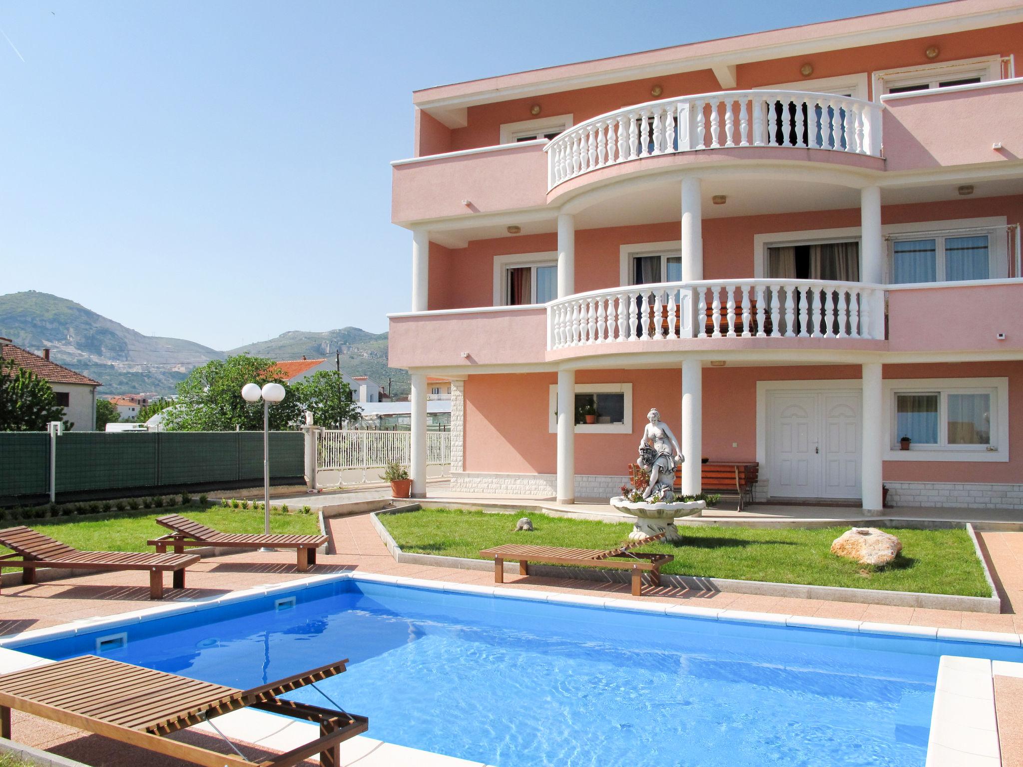Photo 22 - Appartement de 3 chambres à Trogir avec piscine et vues à la mer