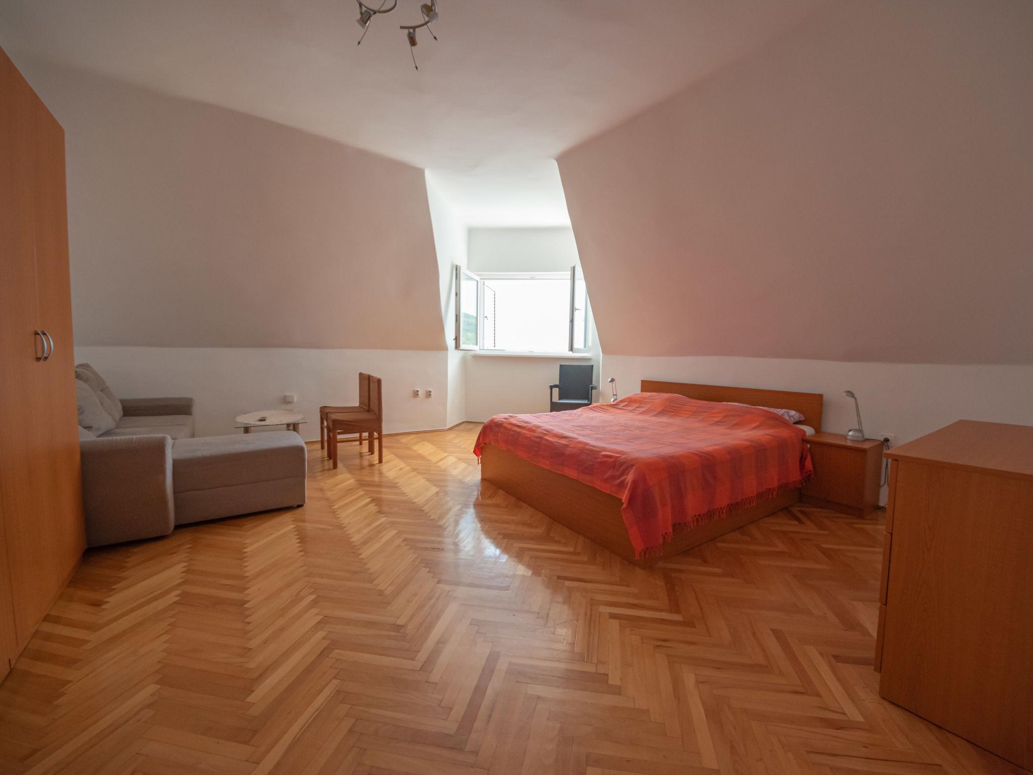 Foto 9 - Appartamento con 2 camere da letto a Lovran con vista mare