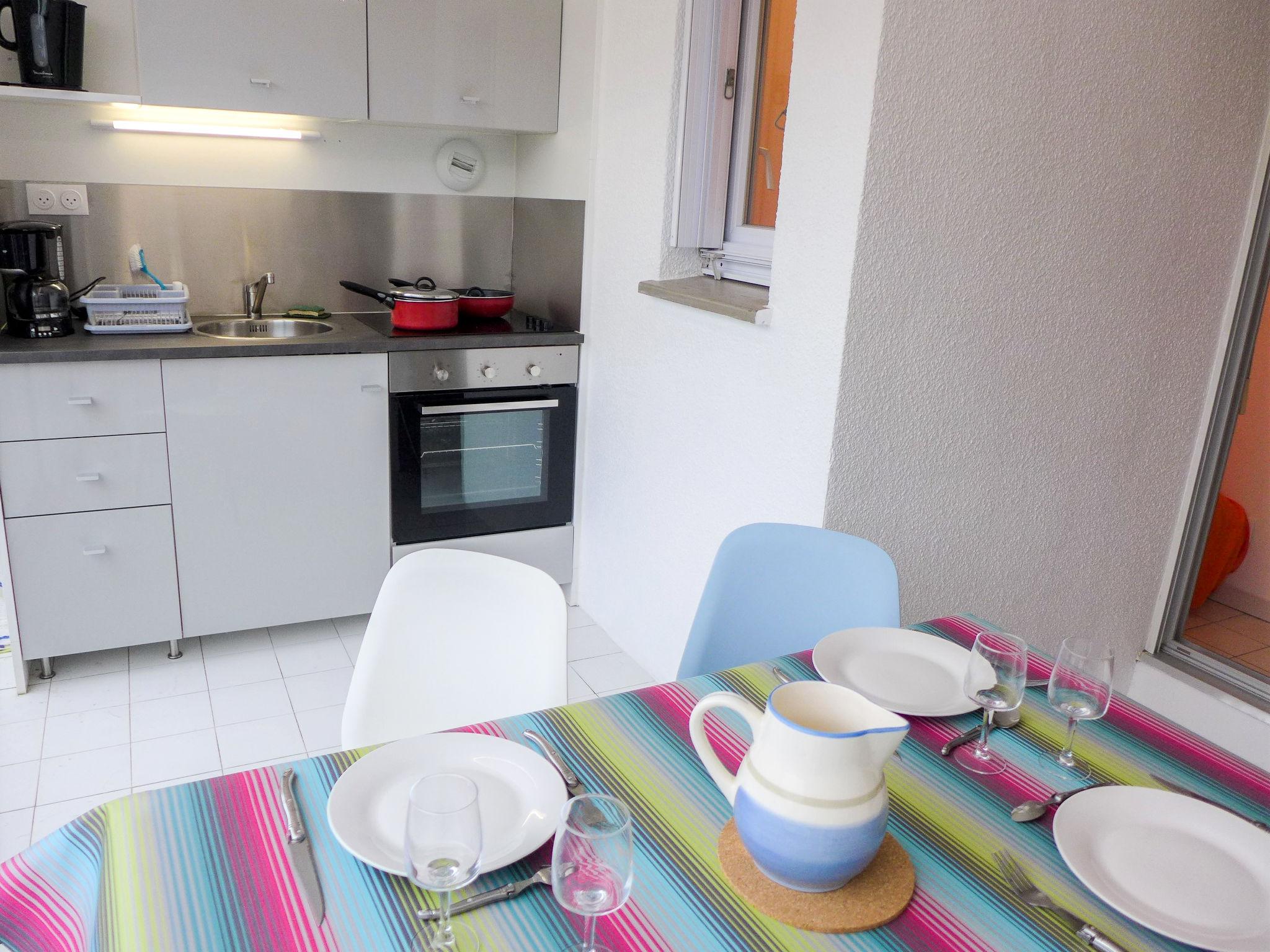 Photo 5 - 1 bedroom Apartment in La Grande-Motte with swimming pool and garden