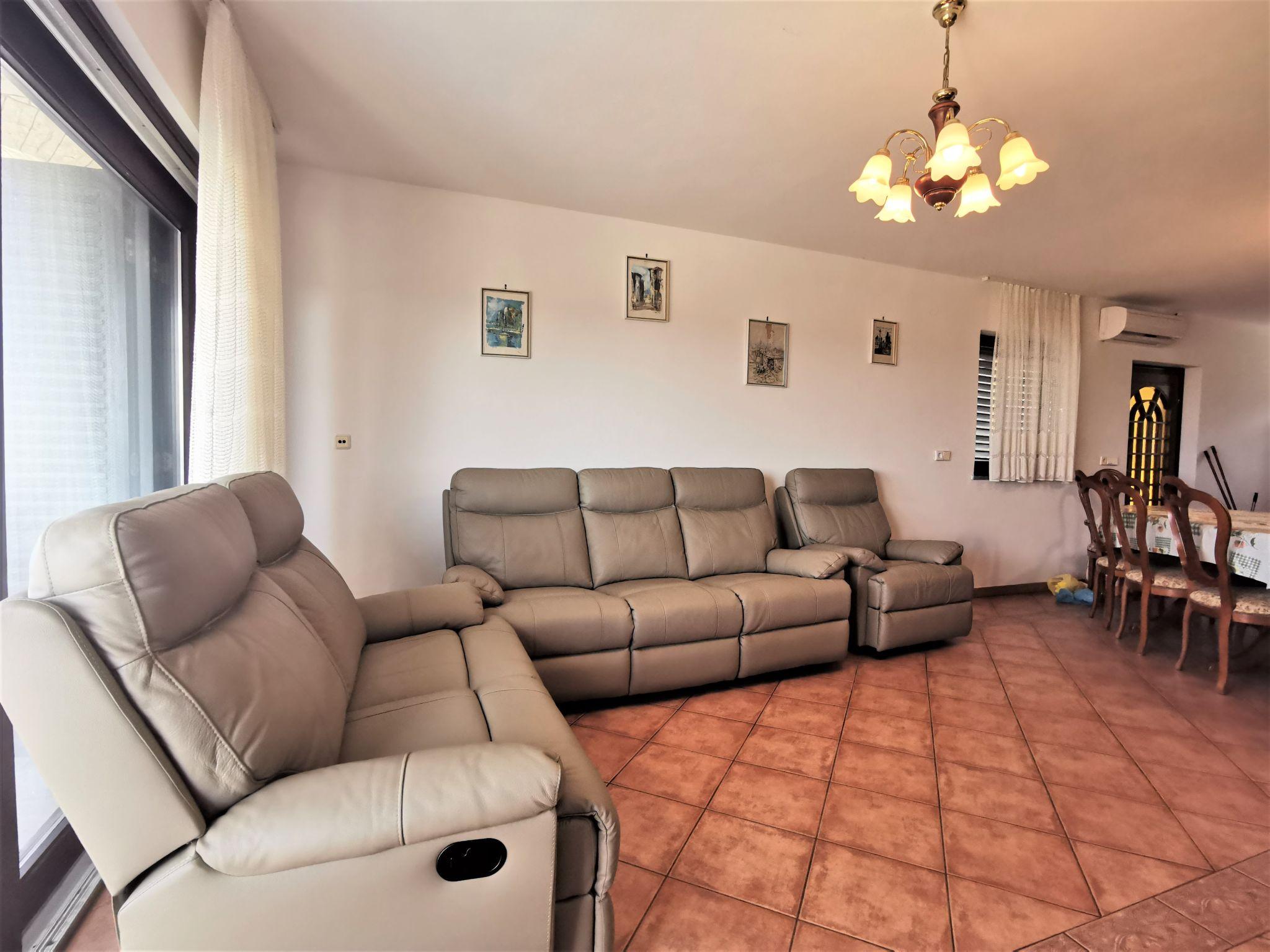 Photo 13 - 4 bedroom Apartment in Medulin with swimming pool and sea view