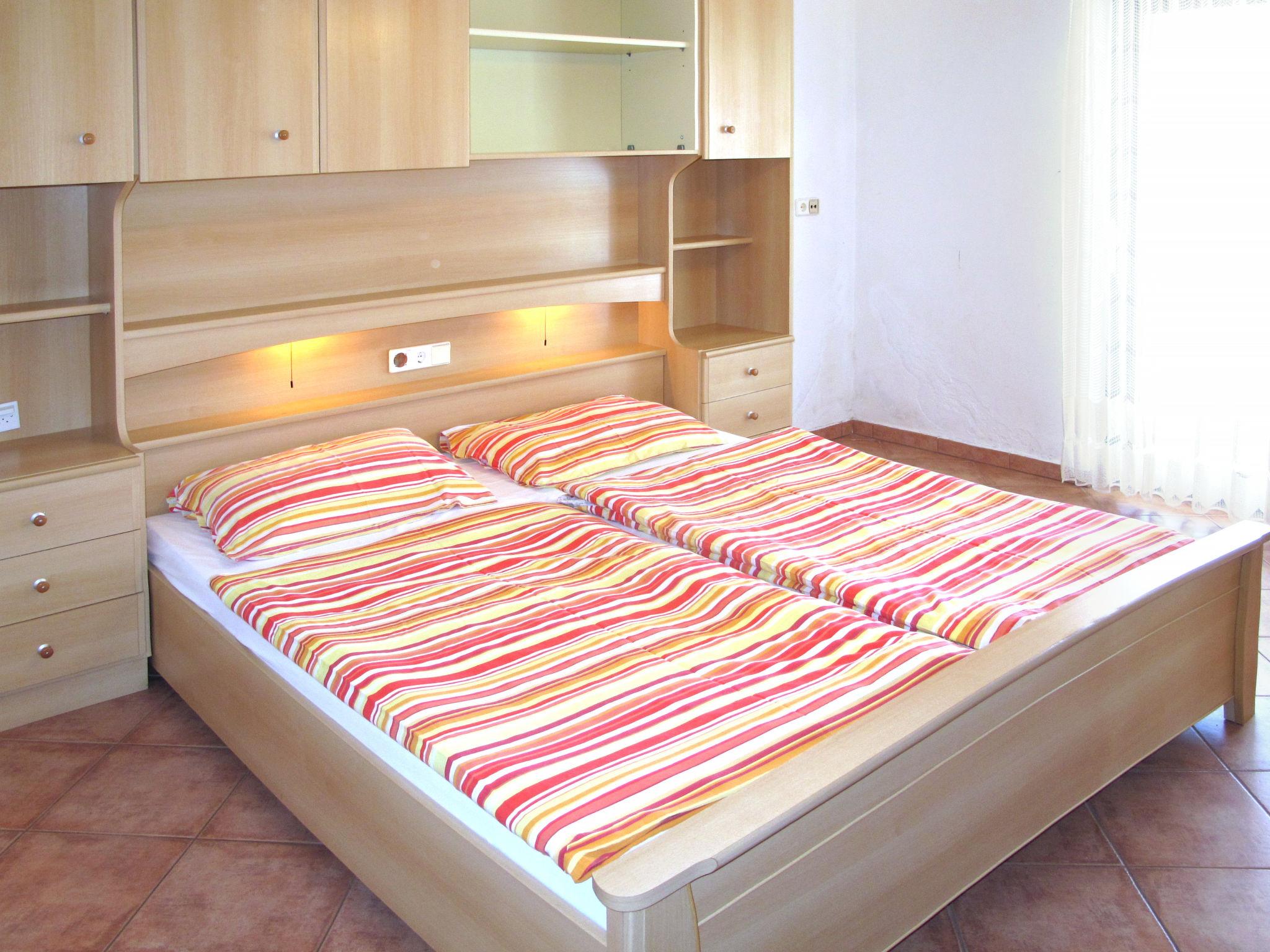 Foto 16 - Appartamento con 4 camere da letto a Medulin con piscina e vista mare