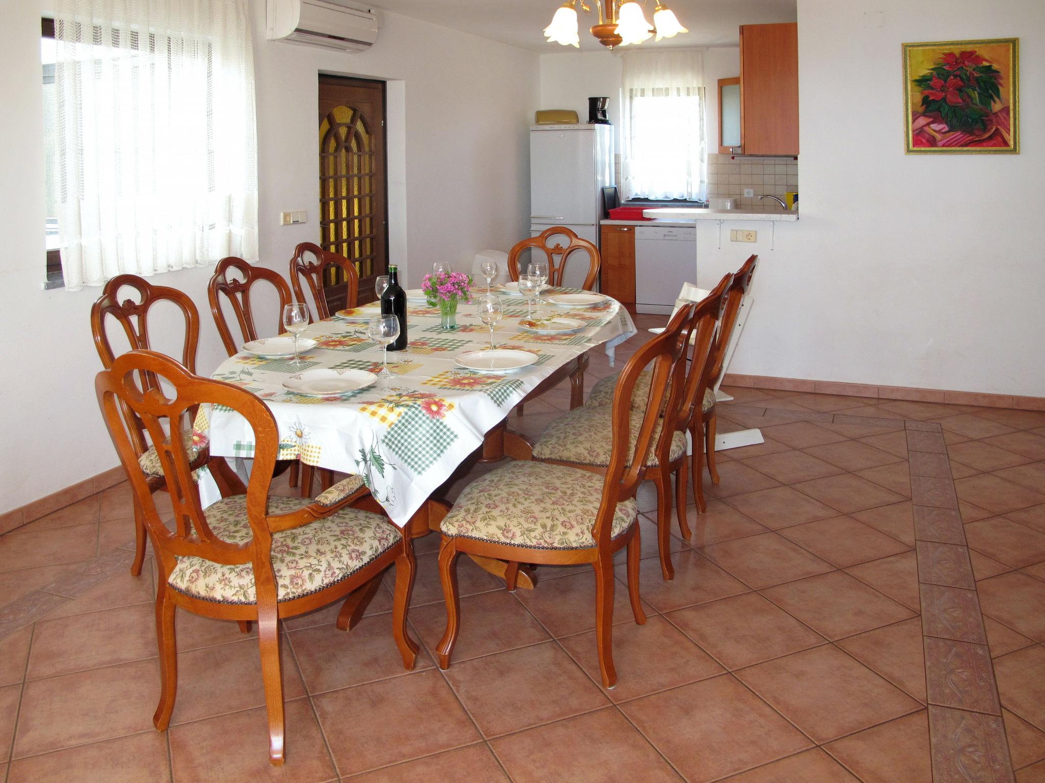Photo 14 - 4 bedroom Apartment in Medulin with swimming pool and sea view