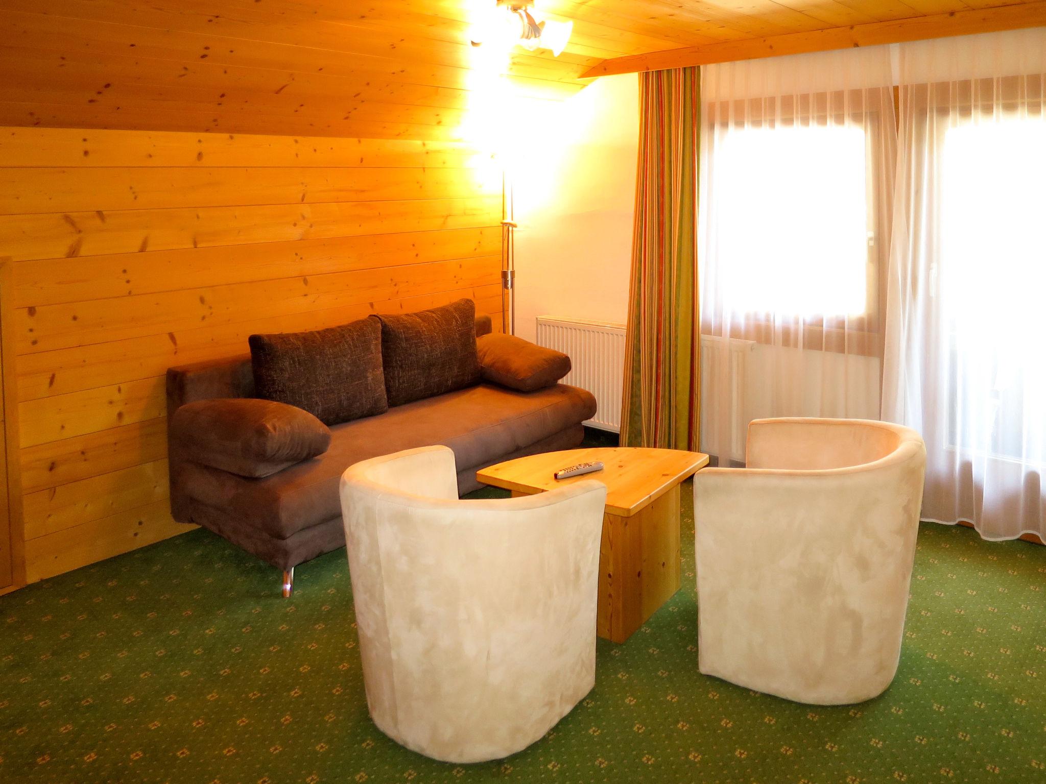 Foto 6 - Appartamento con 1 camera da letto a Finkenberg con vista sulle montagne