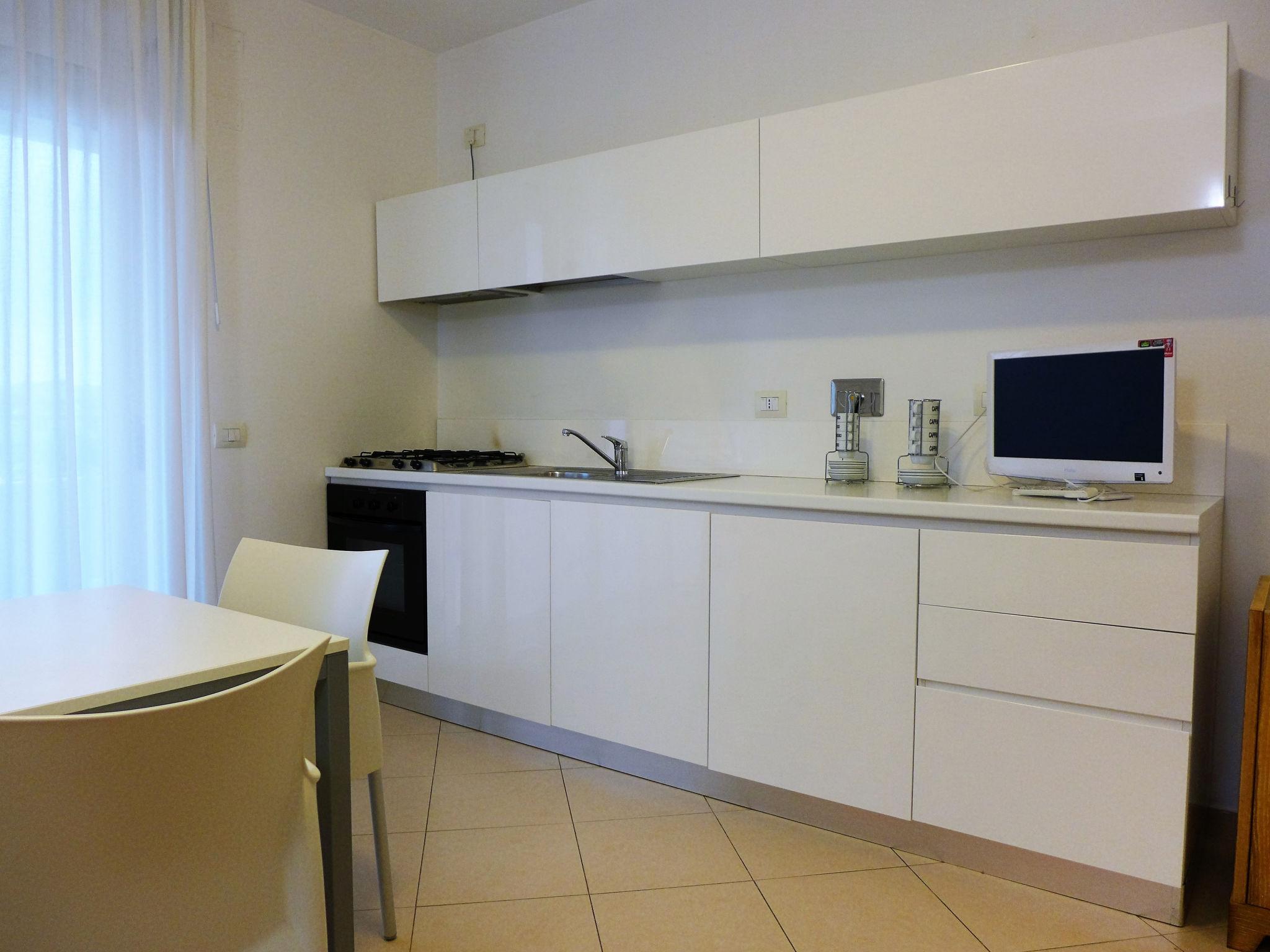 Photo 9 - 1 bedroom Apartment in Vasto with swimming pool and garden