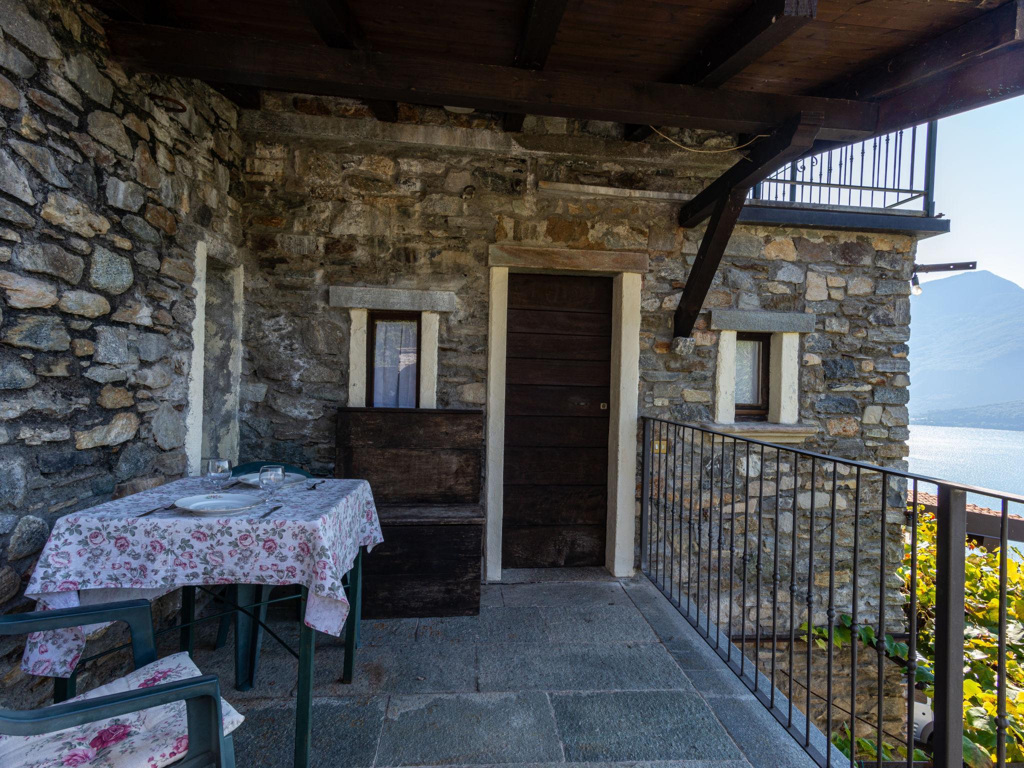 Photo 18 - Appartement en Gravedona ed Uniti avec piscine et vues sur la montagne