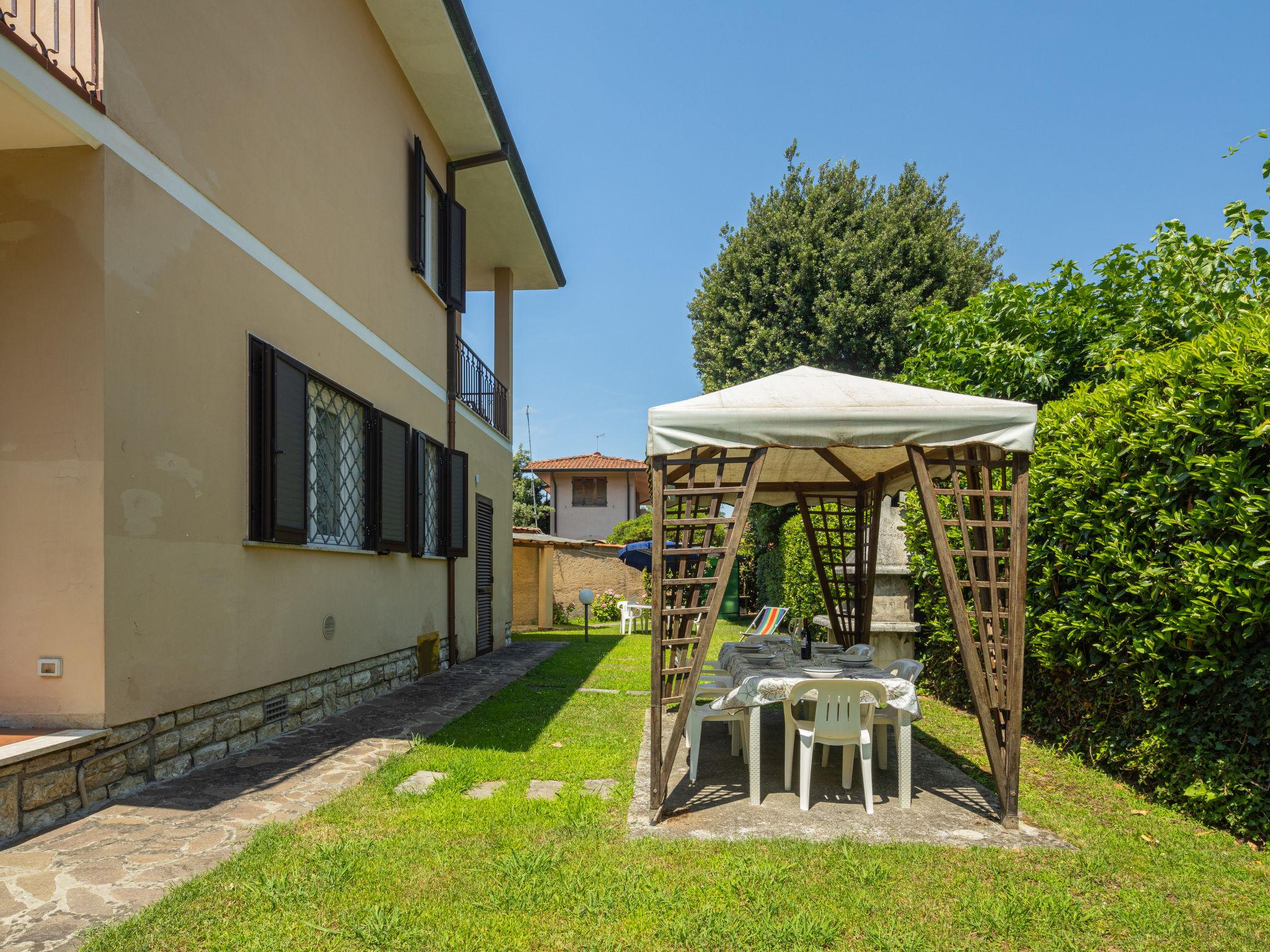 Foto 18 - Casa con 4 camere da letto a Pietrasanta con piscina privata e vista mare