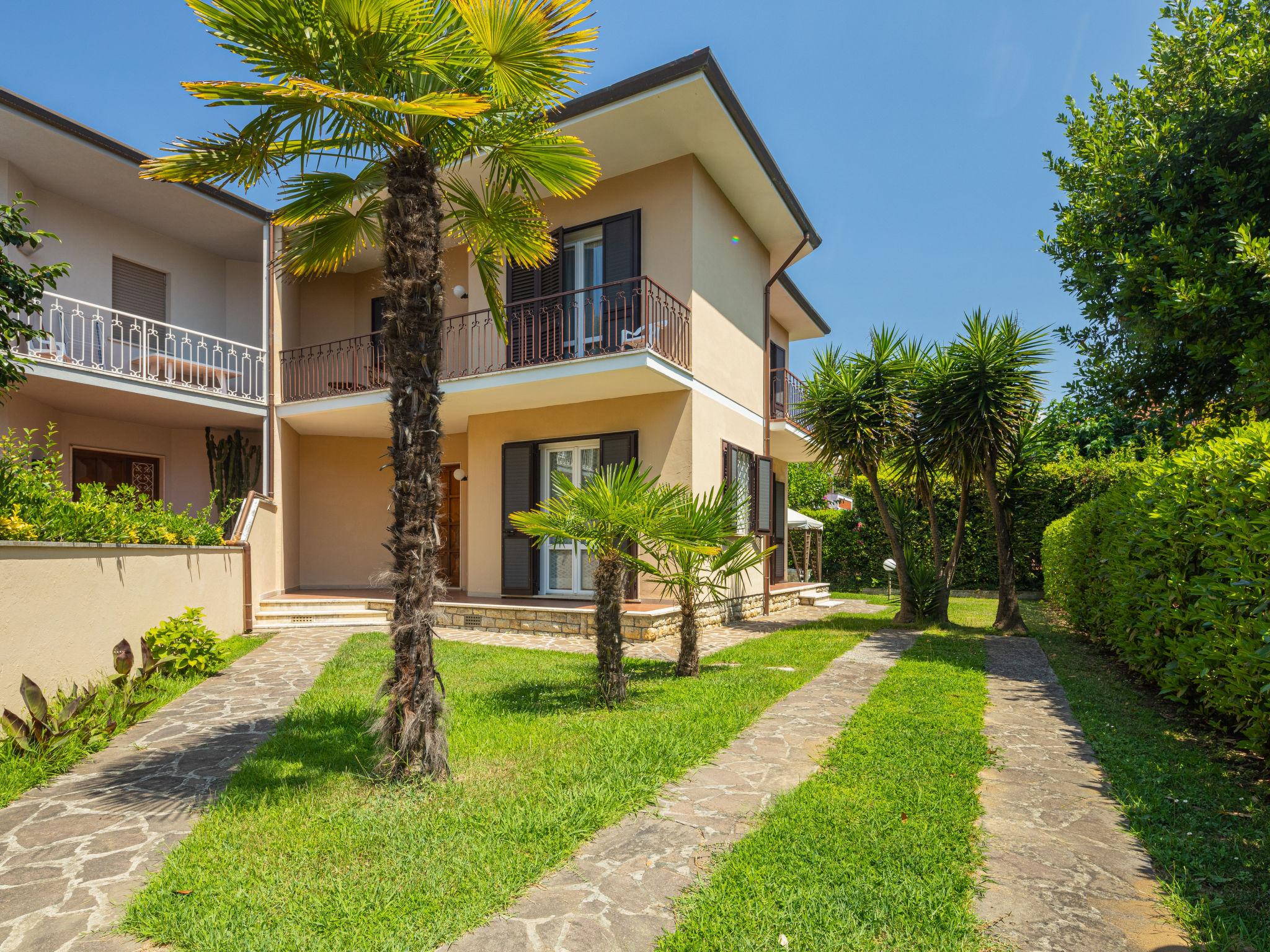 Foto 9 - Casa con 4 camere da letto a Pietrasanta con piscina privata e giardino