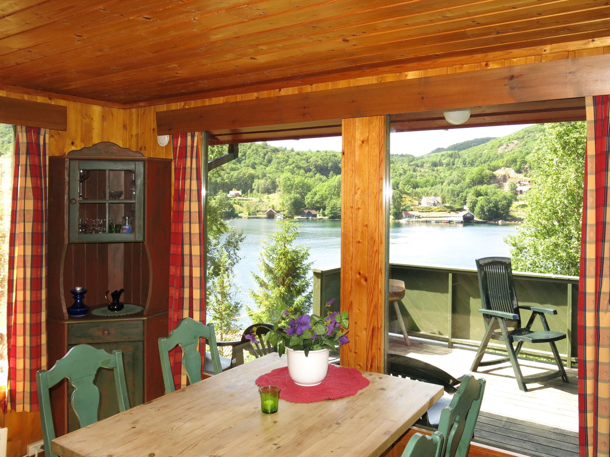 Photo 3 - Maison de 2 chambres à Lyngdal avec jardin et terrasse