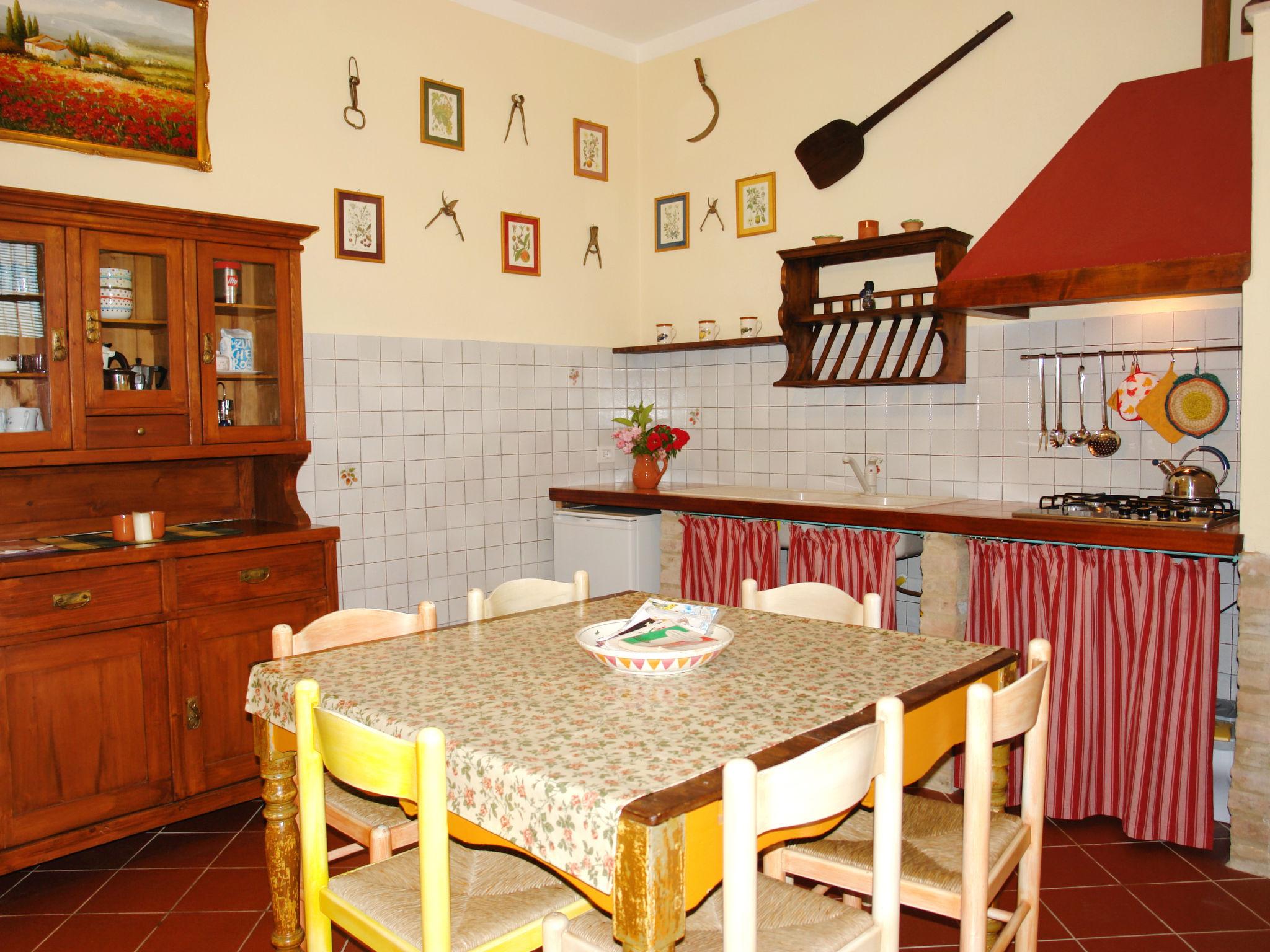 Photo 6 - 1 bedroom Apartment in Certaldo with swimming pool and garden