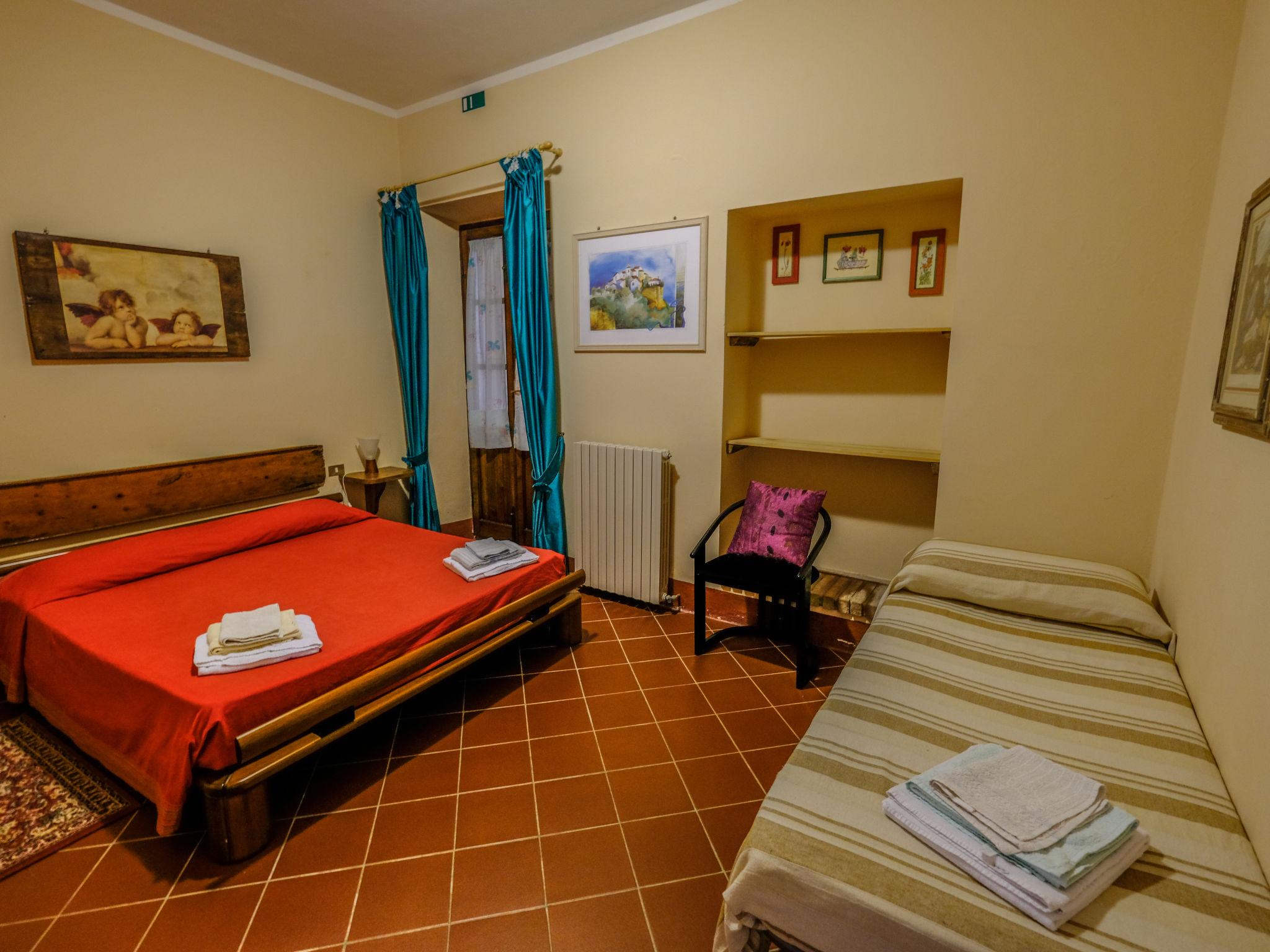 Foto 10 - Apartment mit 1 Schlafzimmer in Certaldo mit schwimmbad und garten
