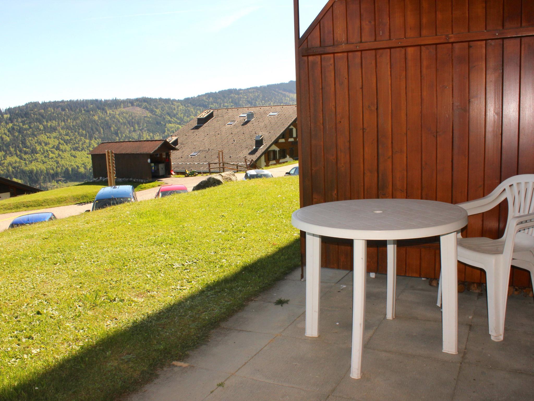 Photo 11 - Apartment in Sainte-Croix with garden and mountain view