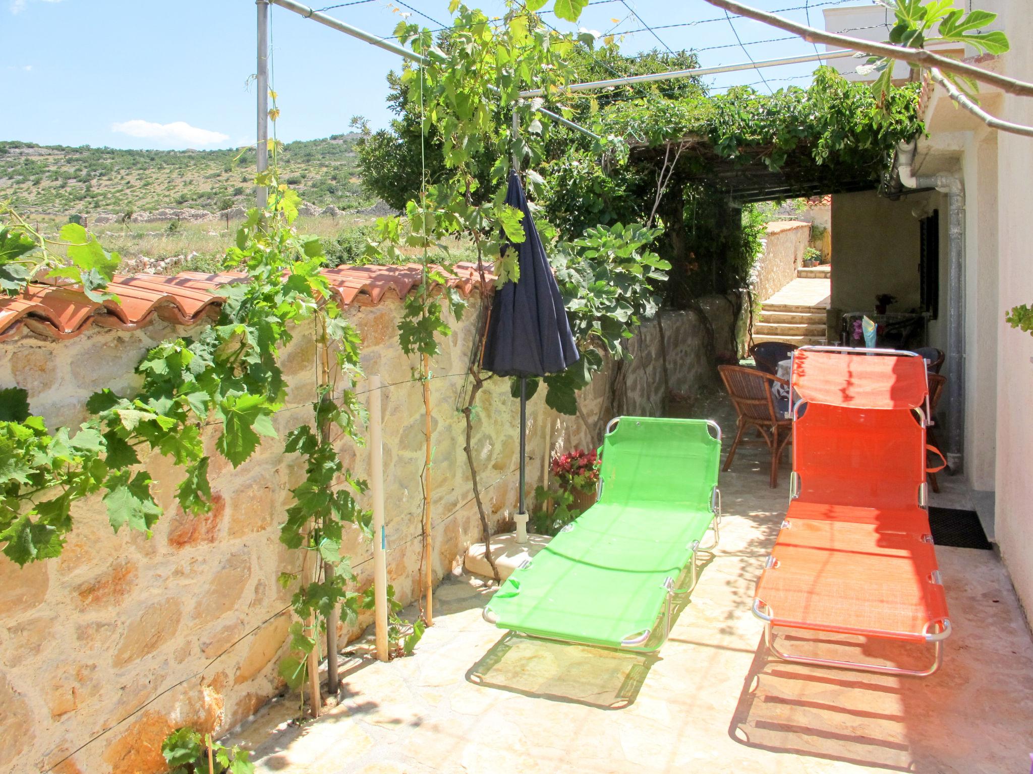 Foto 3 - Apartamento de 1 habitación en Posedarje con terraza y vistas al mar