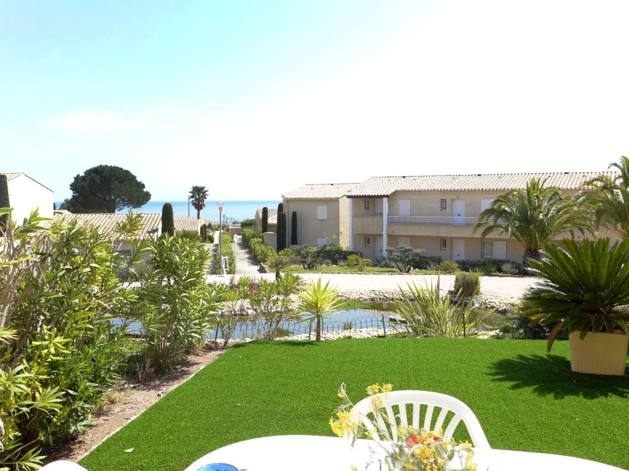 Photo 18 - Appartement de 2 chambres à Fréjus avec piscine et vues à la mer