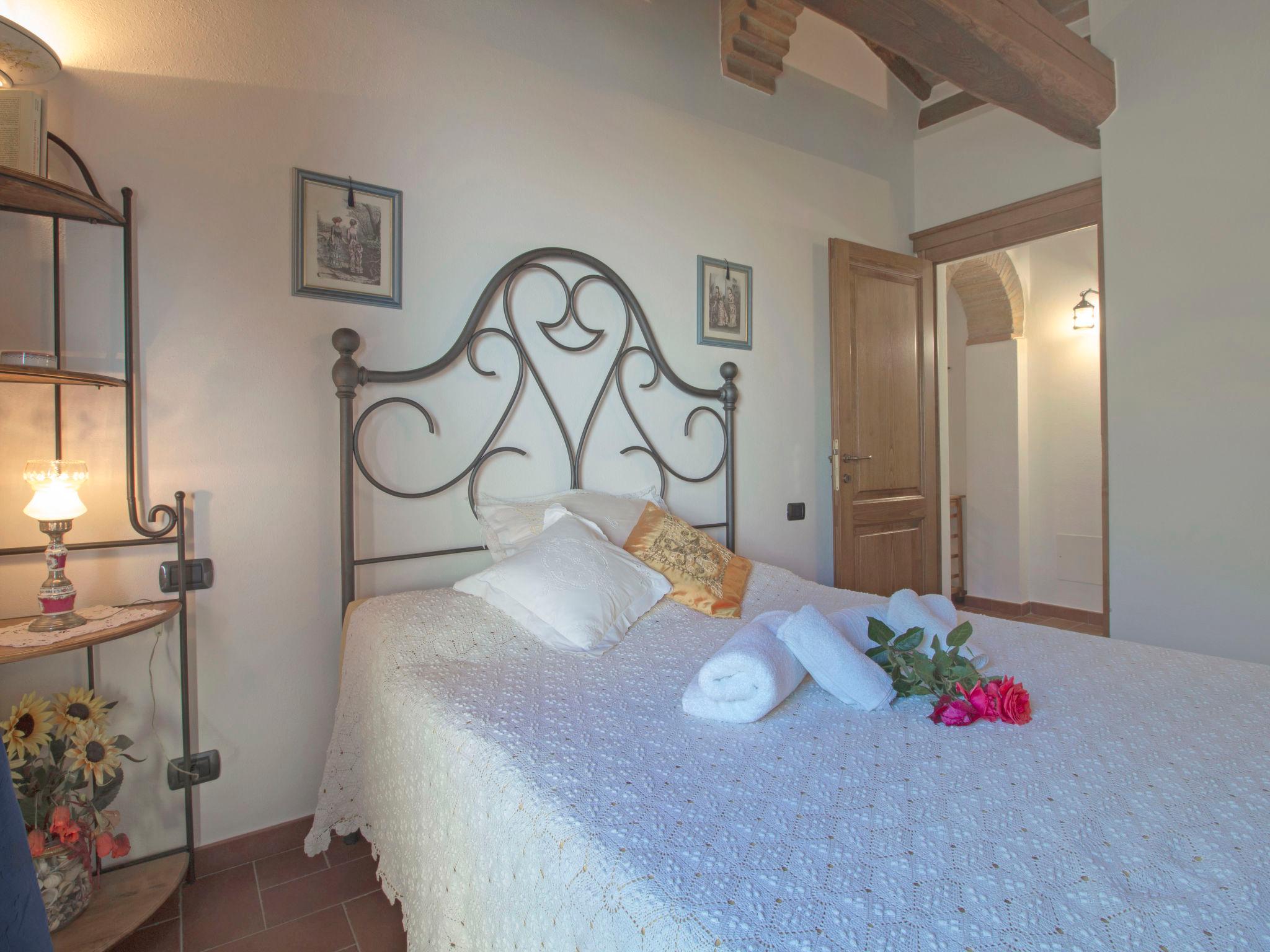 Photo 12 - 3 bedroom House in Cortona with swimming pool and garden